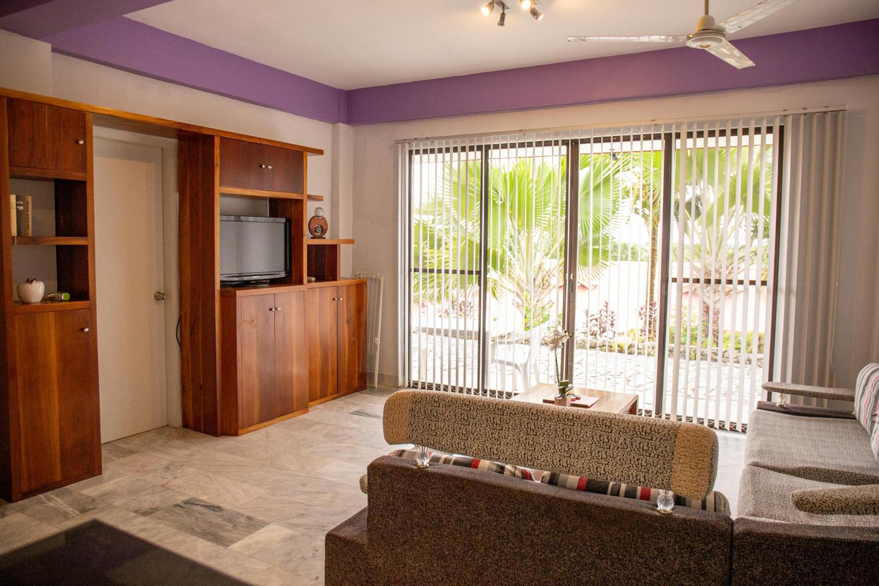Apartment with Terrace - Photo 10