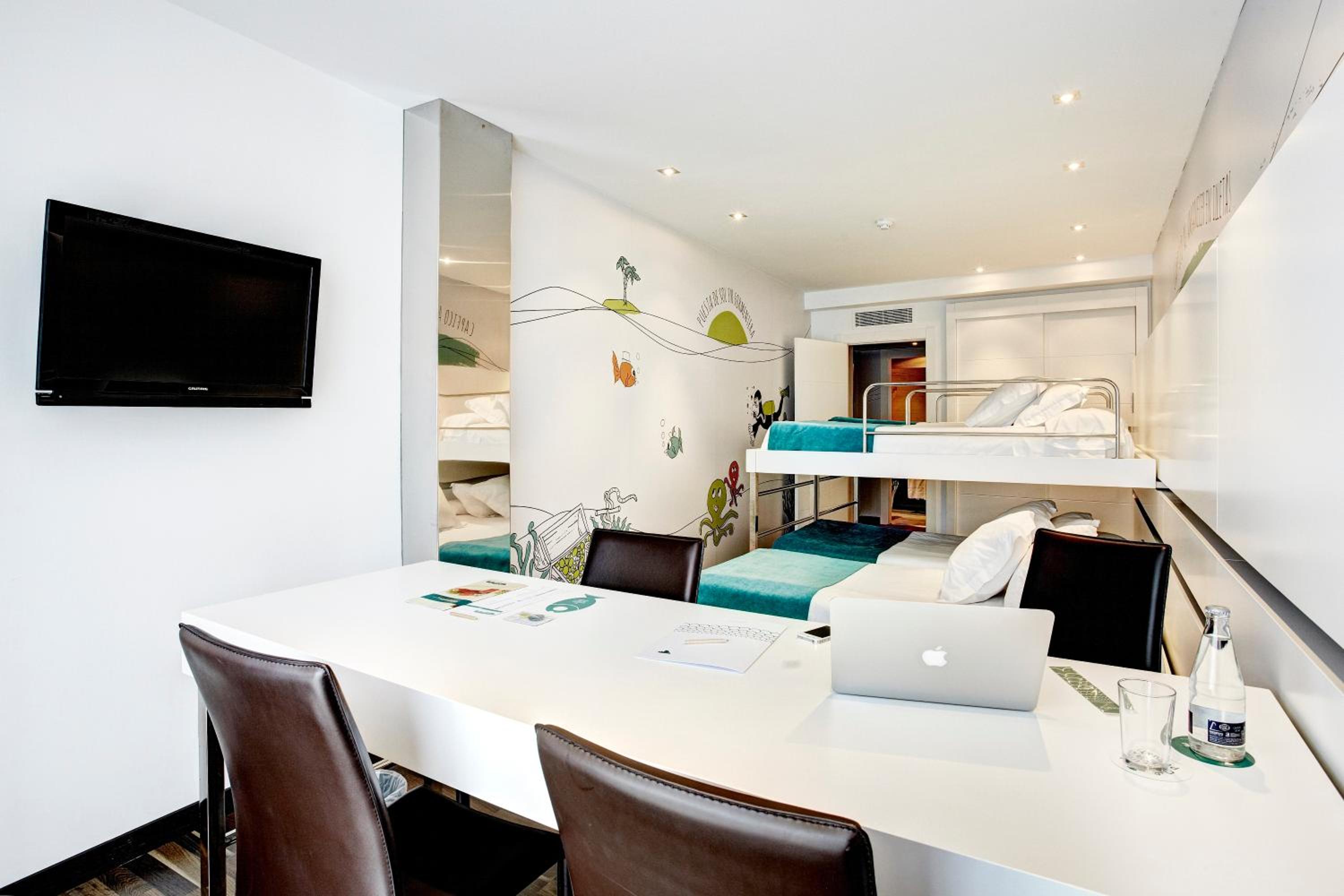 Quadruple Room with Sea View