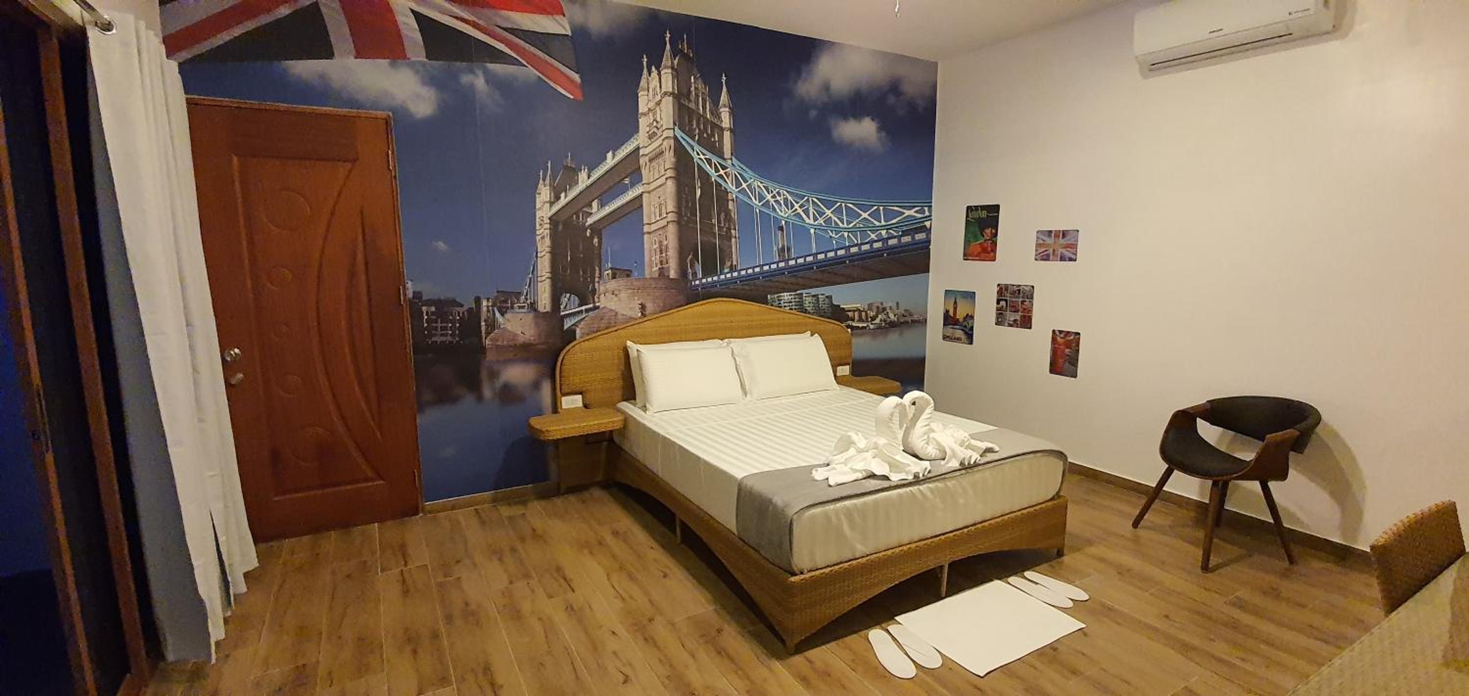 Deluxe Double Room with Balcony photo 3