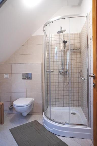 Twin Room with Balcony - Photo 2