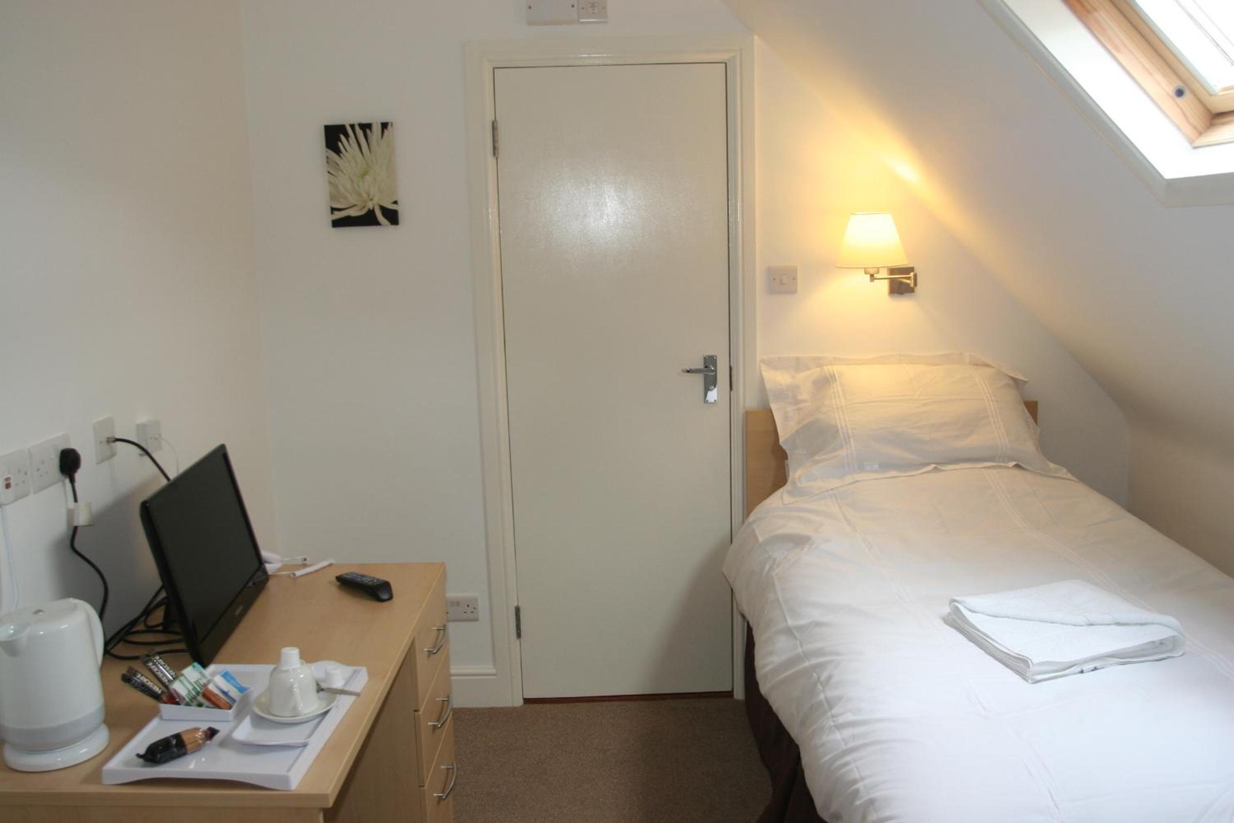 Single Room - En Suite photo 1