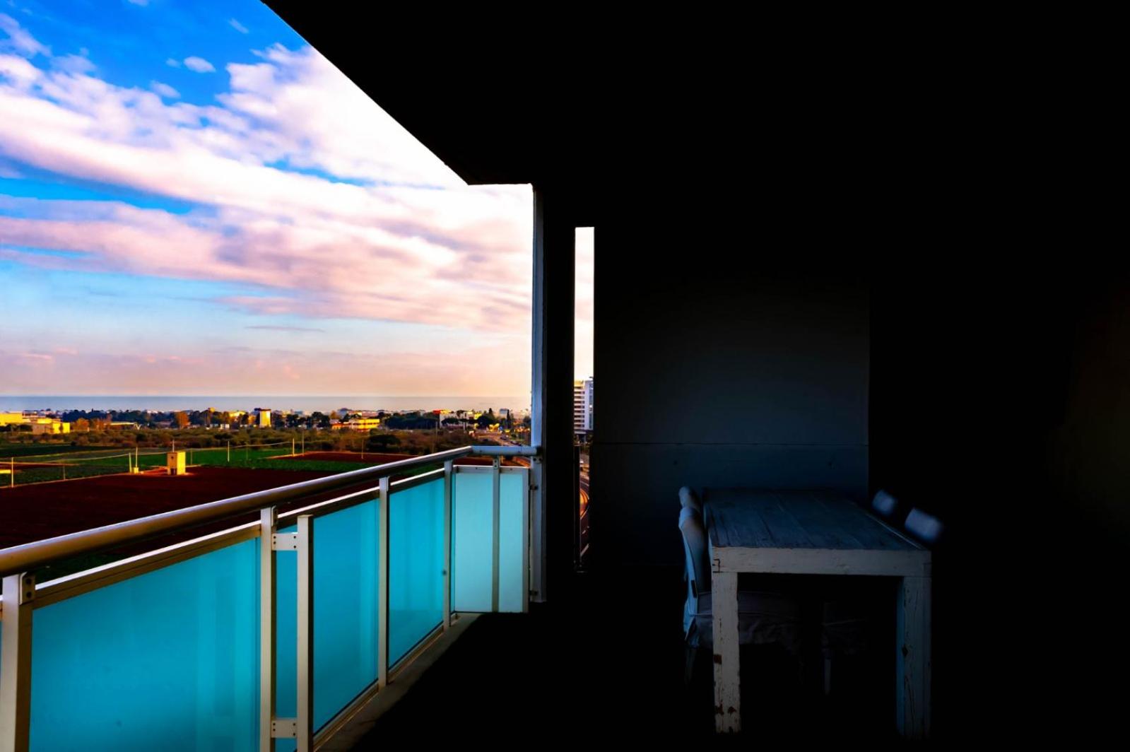 Deluxe Double Room with Balcony and Sea View photo 3