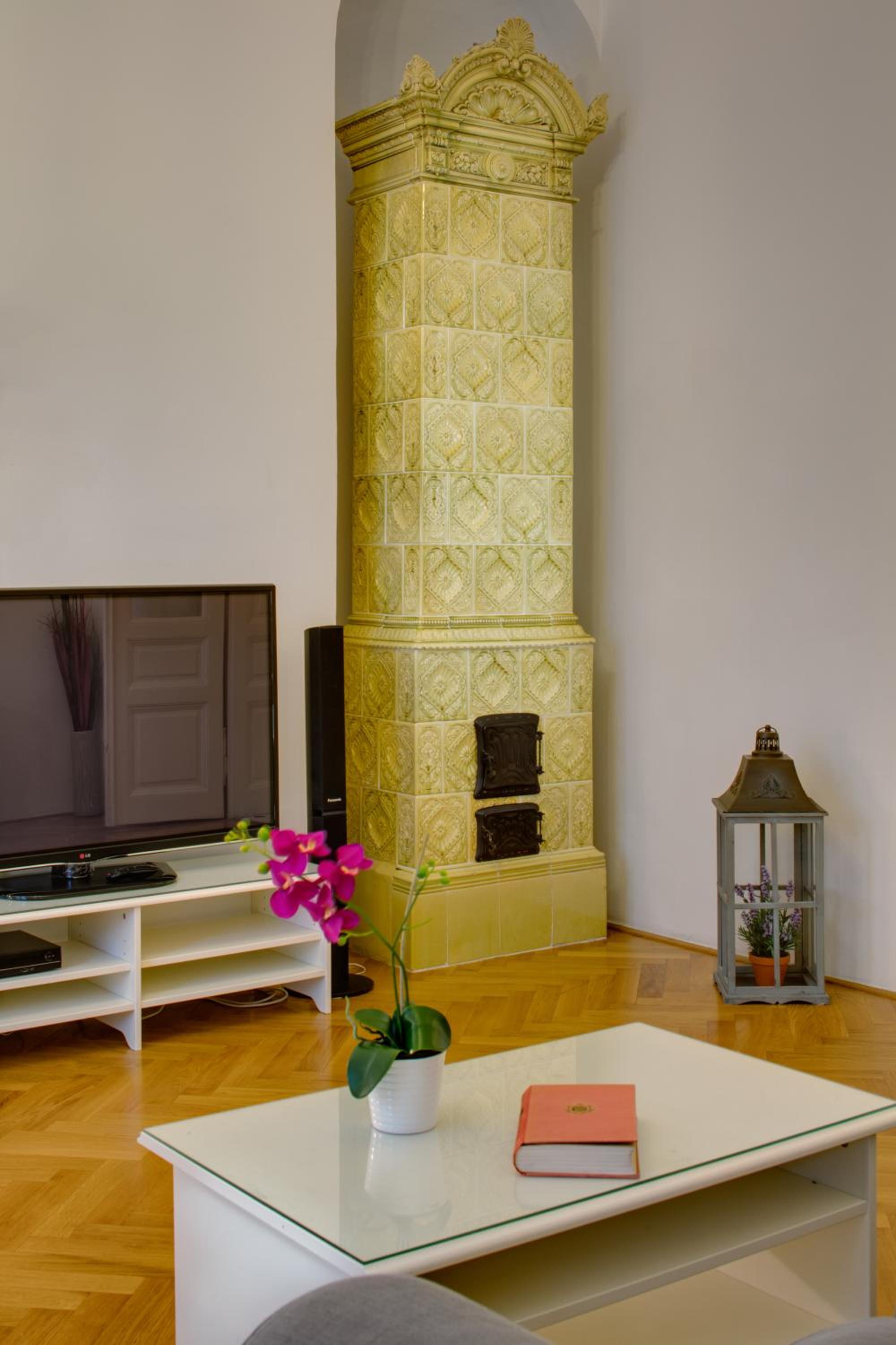 Three Room Apartment photo 3