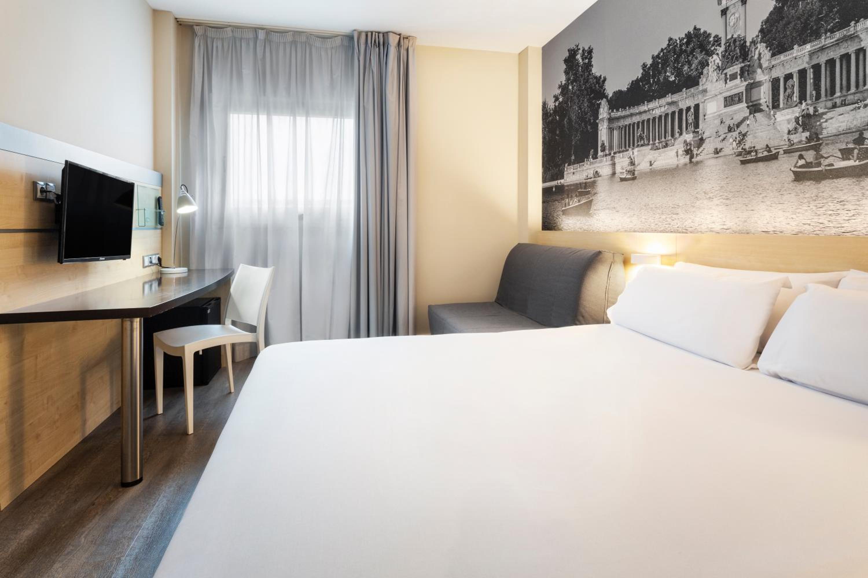 Double Room - Photo 5