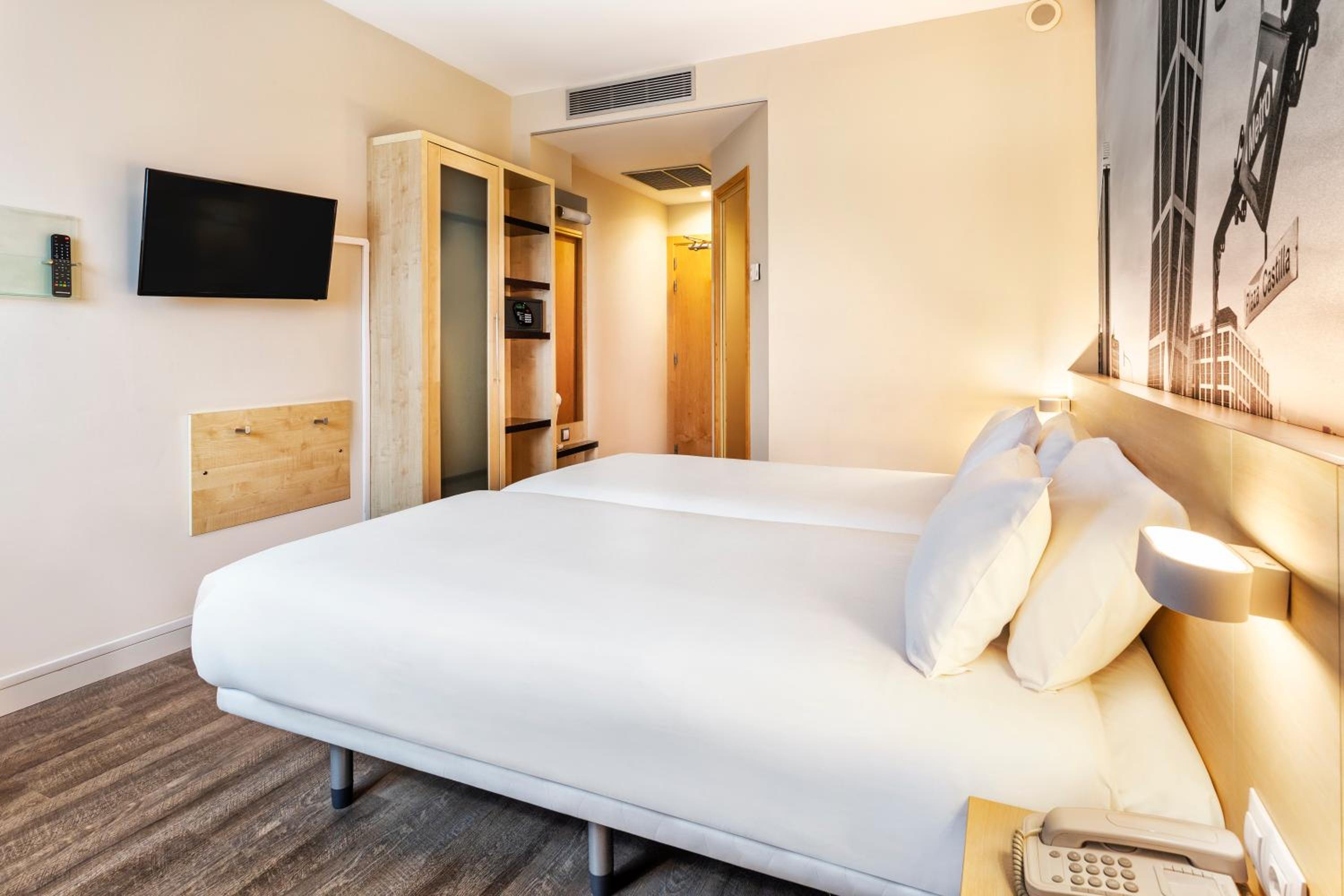 Twin Room - Photo 1