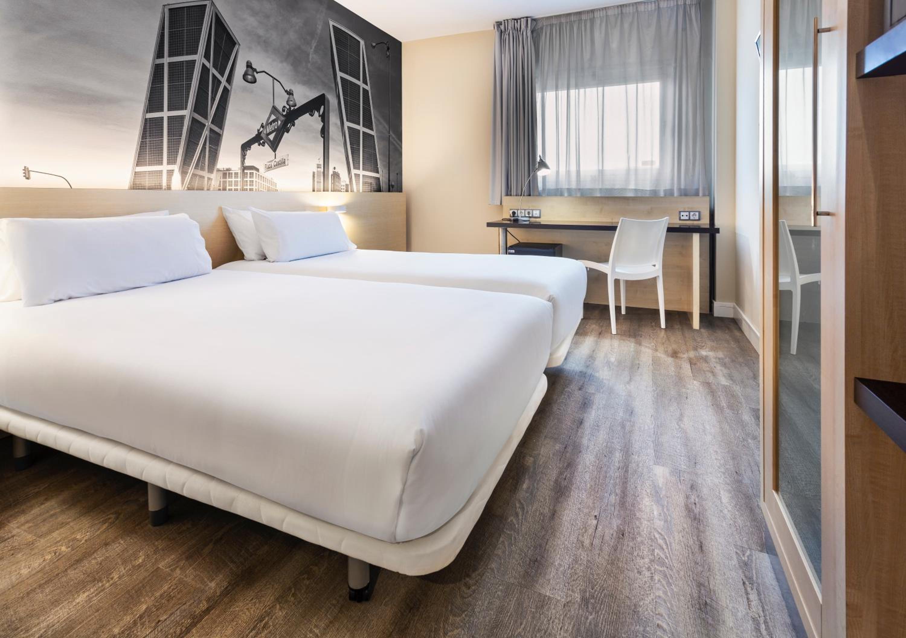 Twin Room - Photo 3