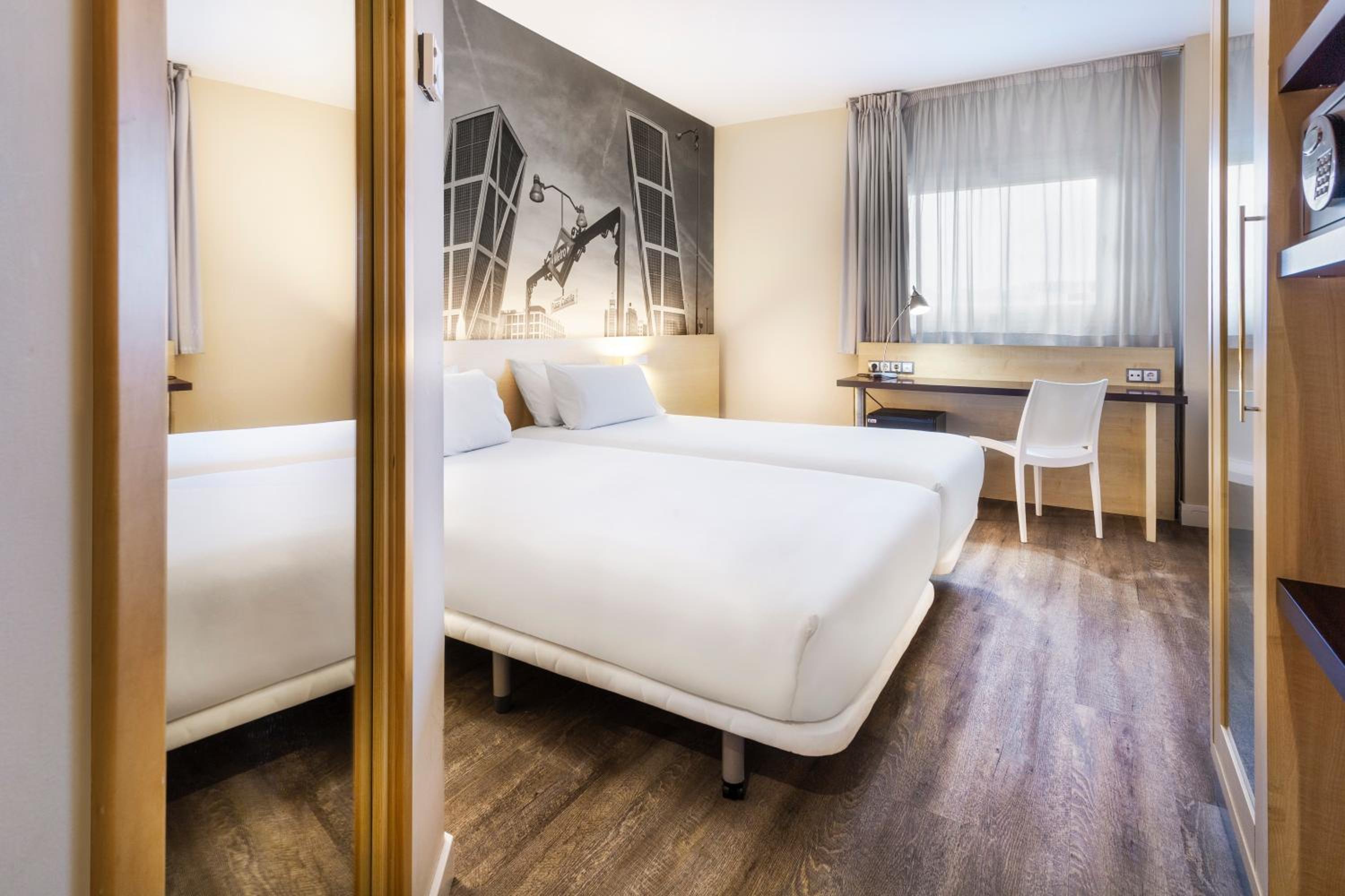 Twin Room - Photo 4