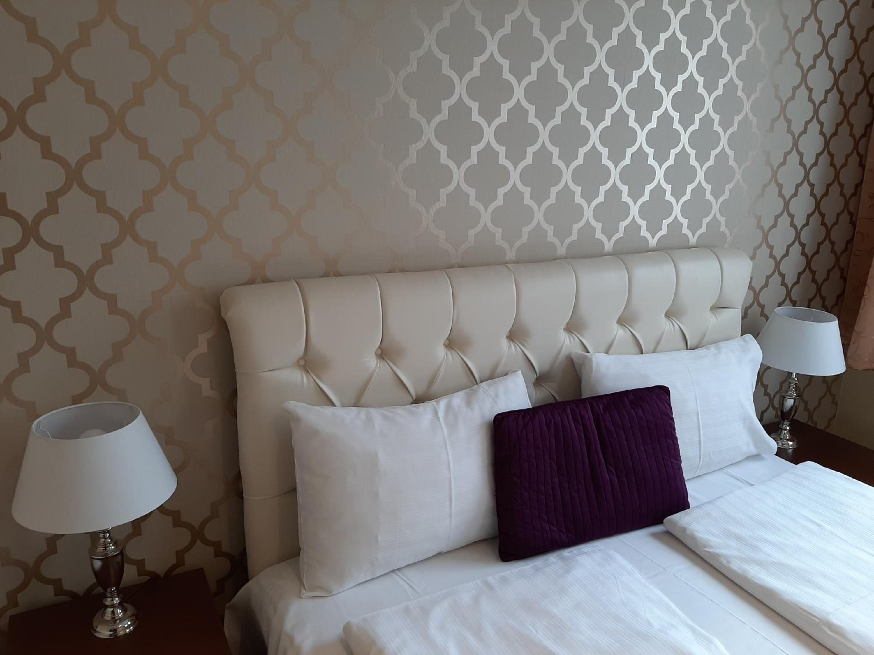 Studio Deluxe (3 Adults) - Photo 2