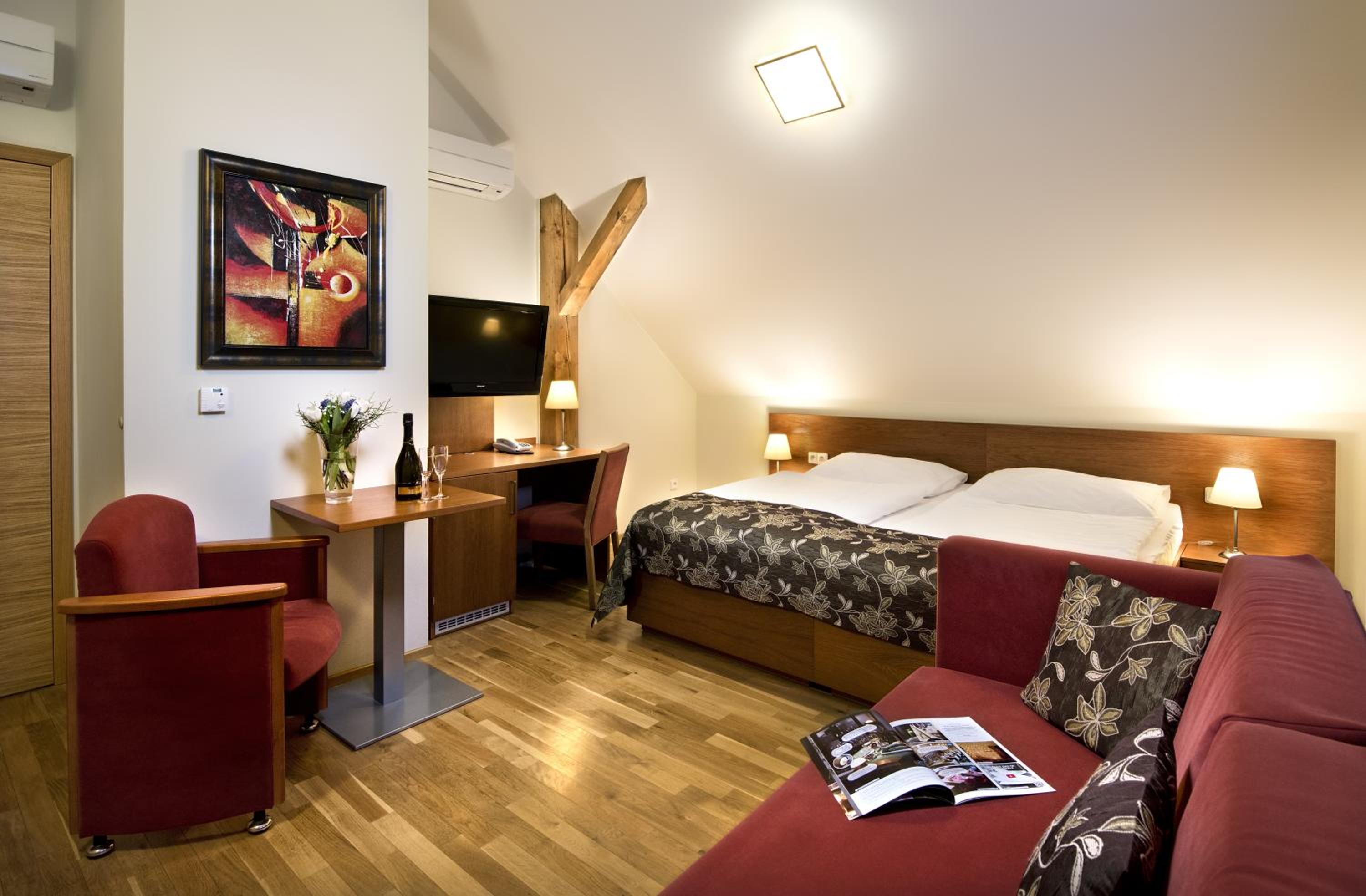 Superior Quadruple Room - Photo 1