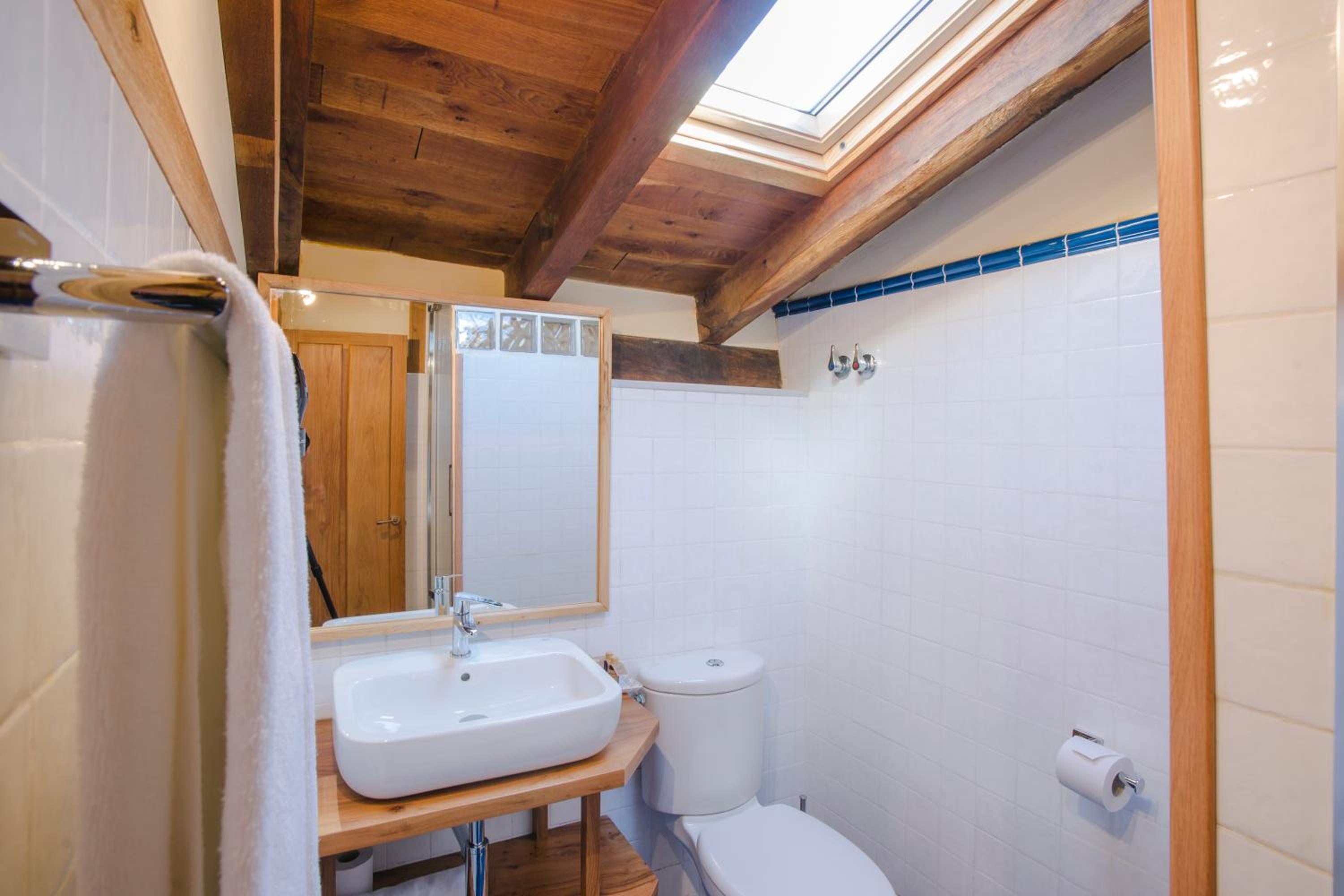 Deluxe Double Room with Shower photo 2