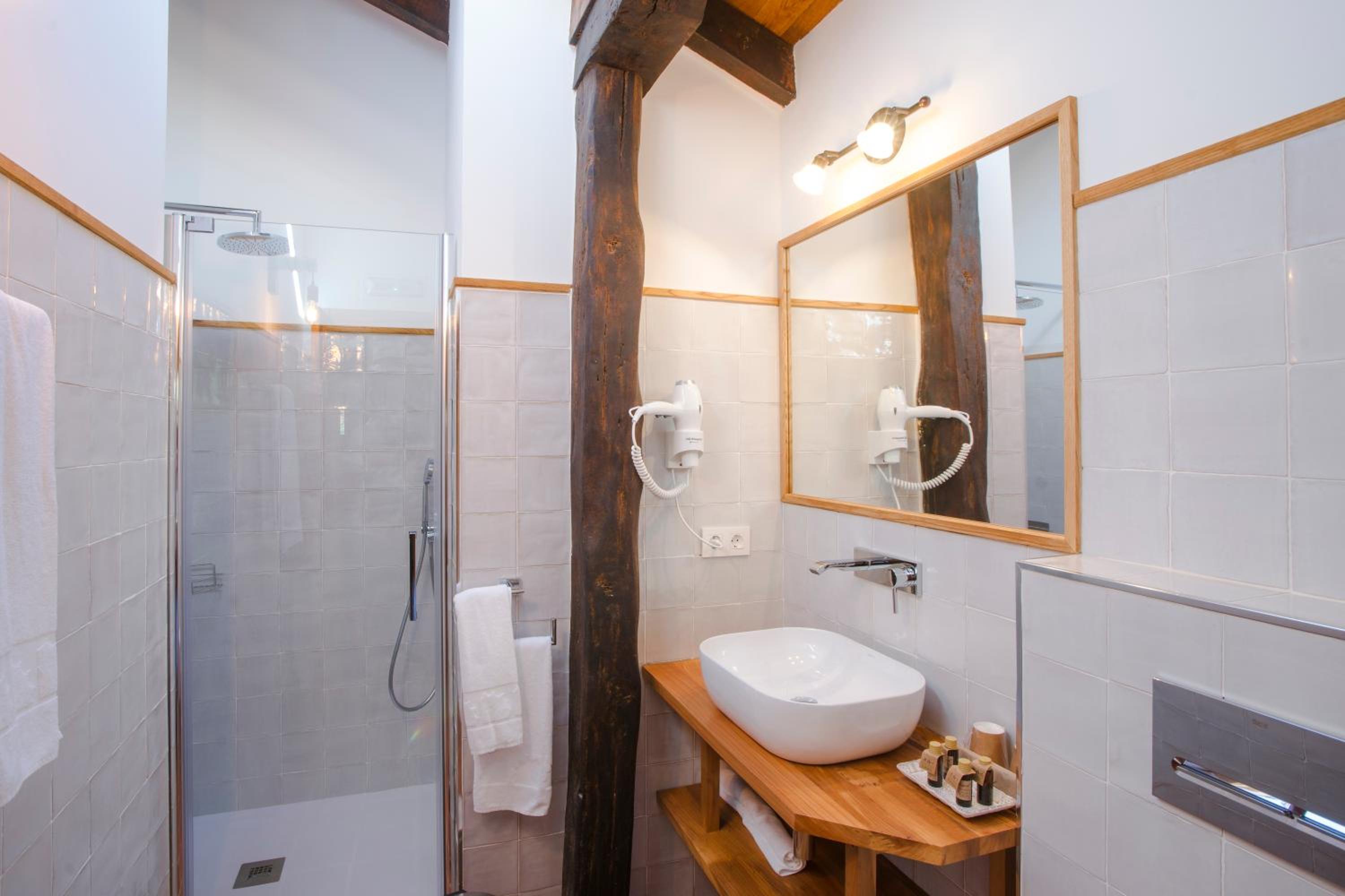 Double Room with Private Bathroom photo 3