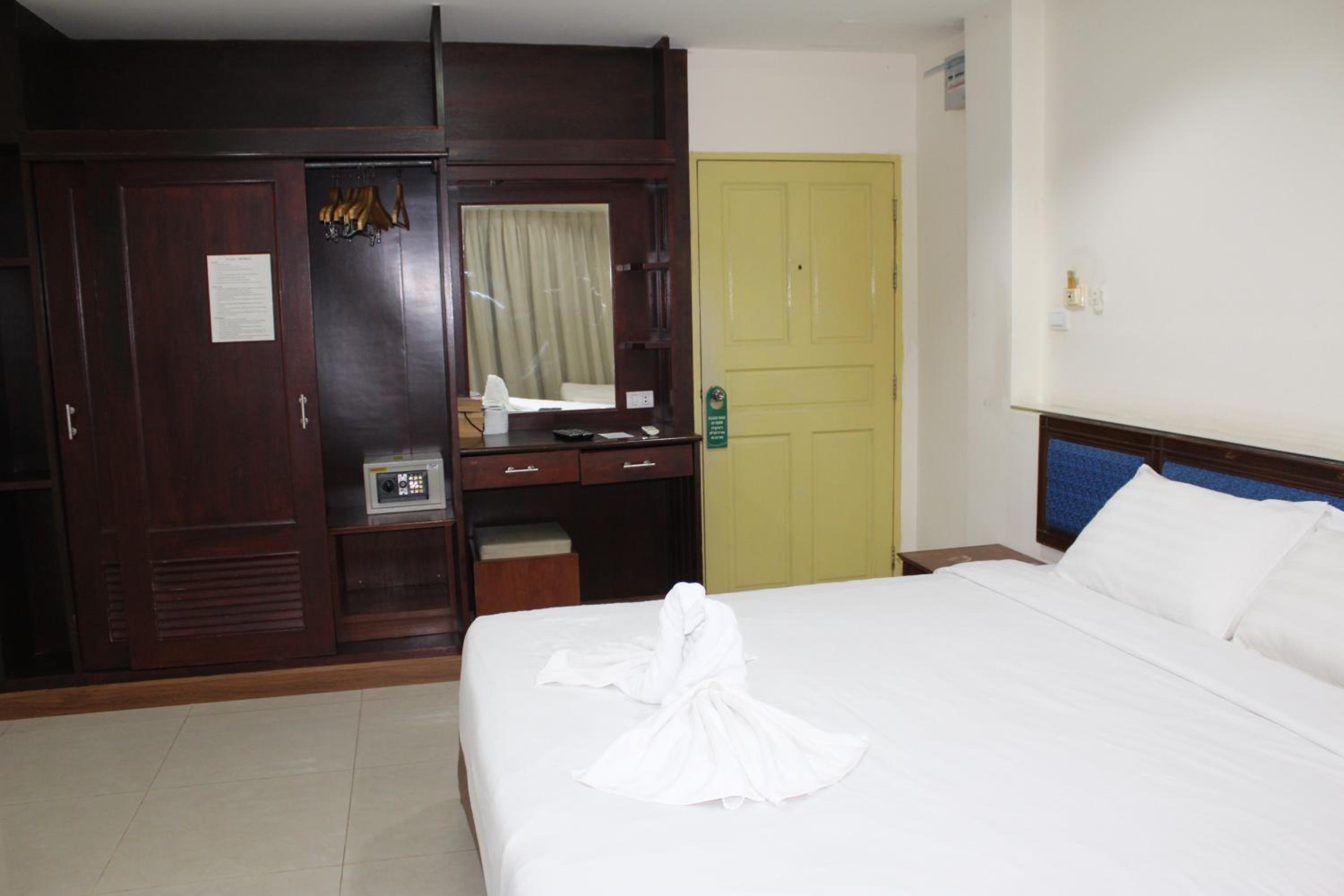 Deluxe Double Room with Balcony and Sea View photo 3