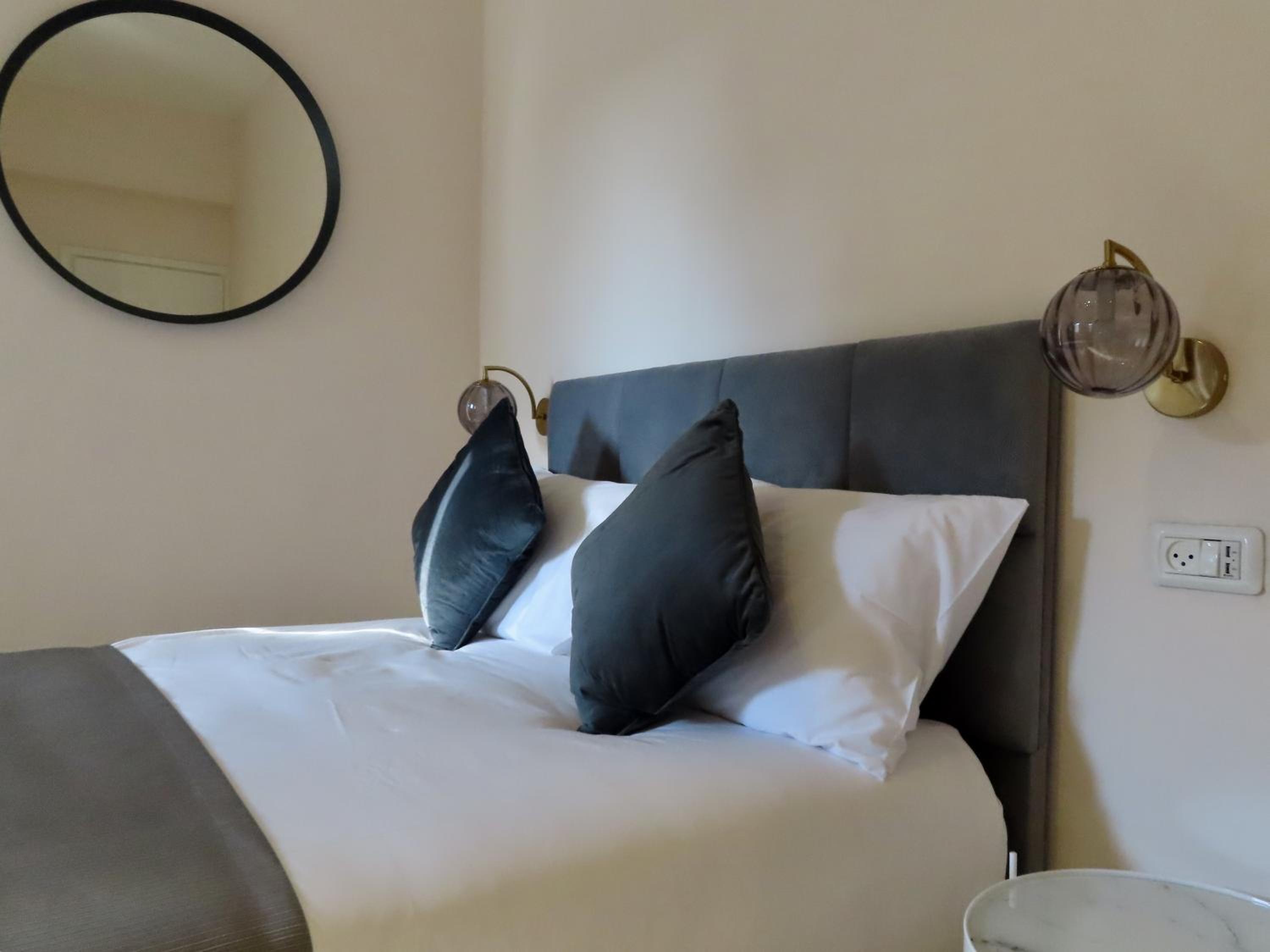 Double Room - Photo 4