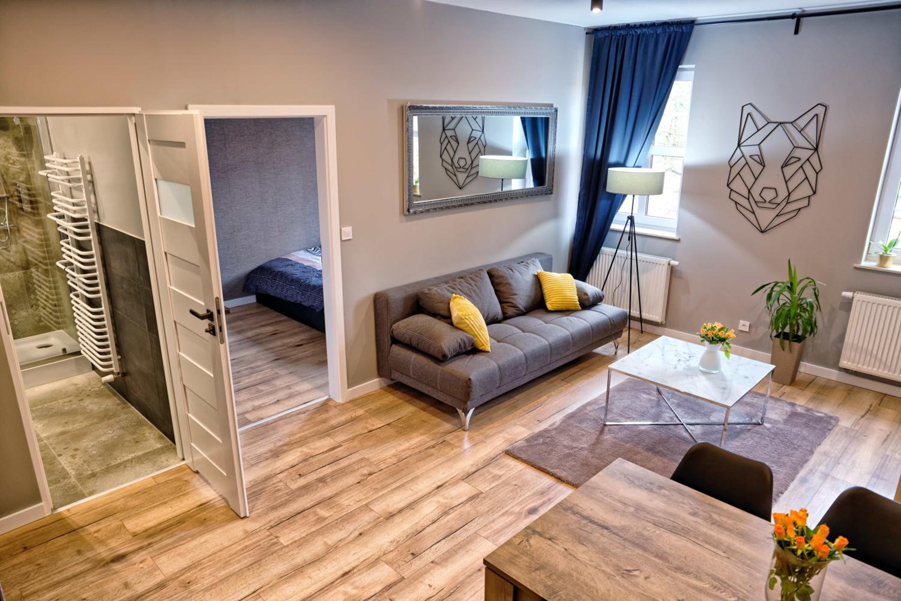 One-Bedroom Apartment - Photo 2
