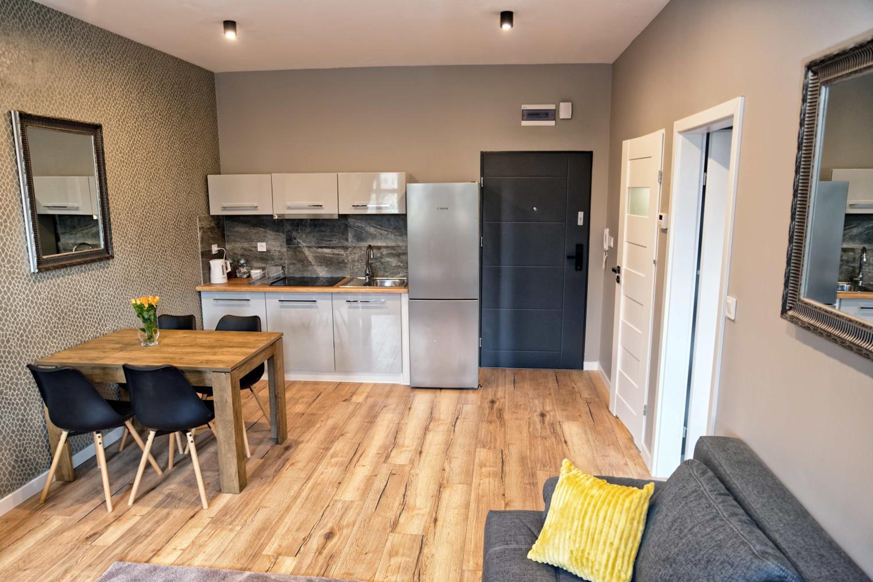 One-Bedroom Apartment - Photo 3