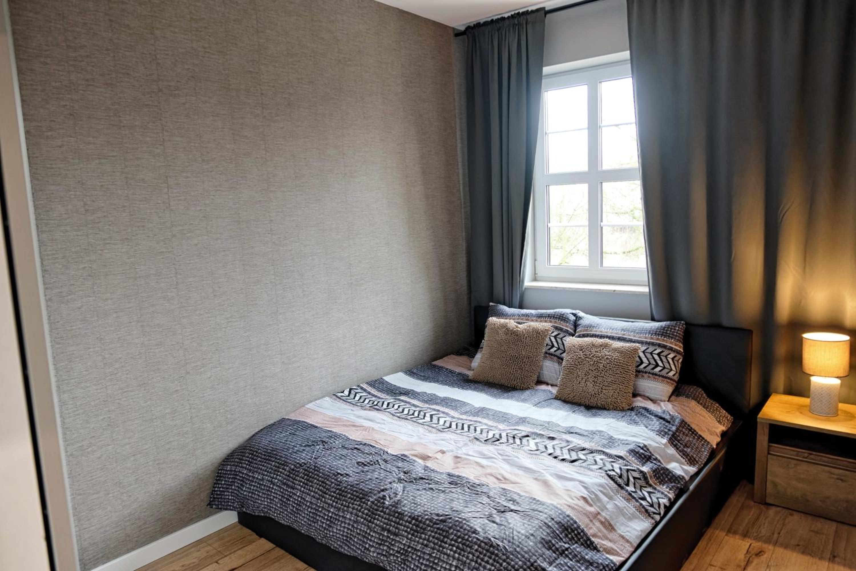 One-Bedroom Apartment - Photo 7