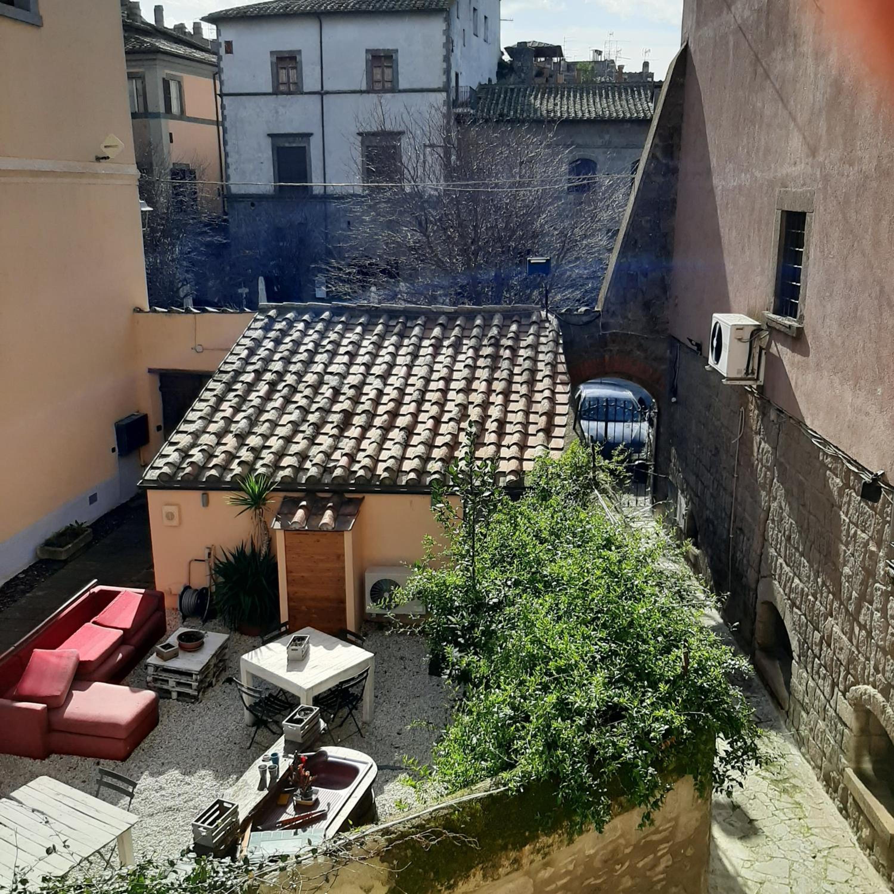 Deluxe Double Room with Balcony - Photo 4