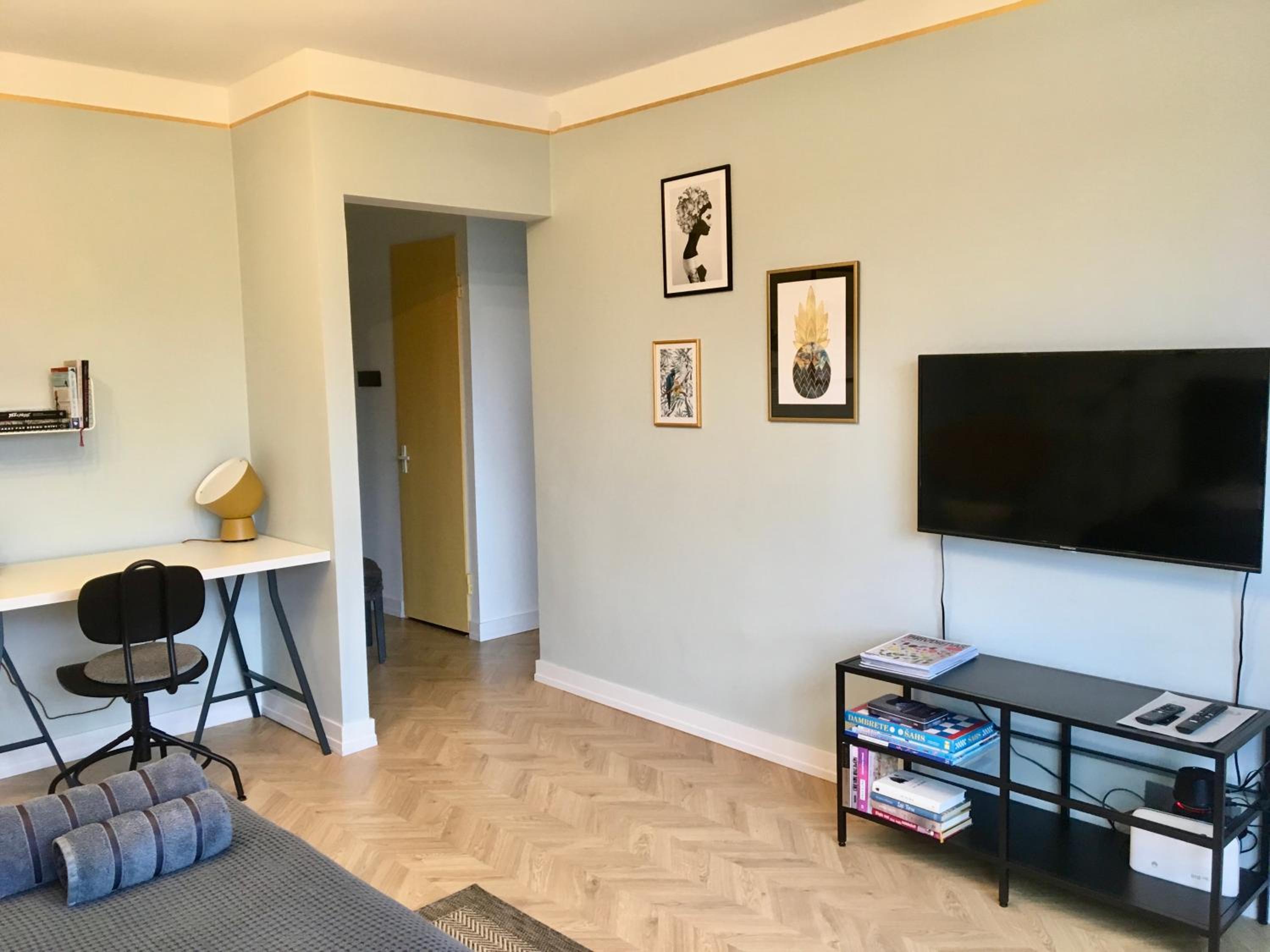 One-Bedroom Apartment - Photo 18