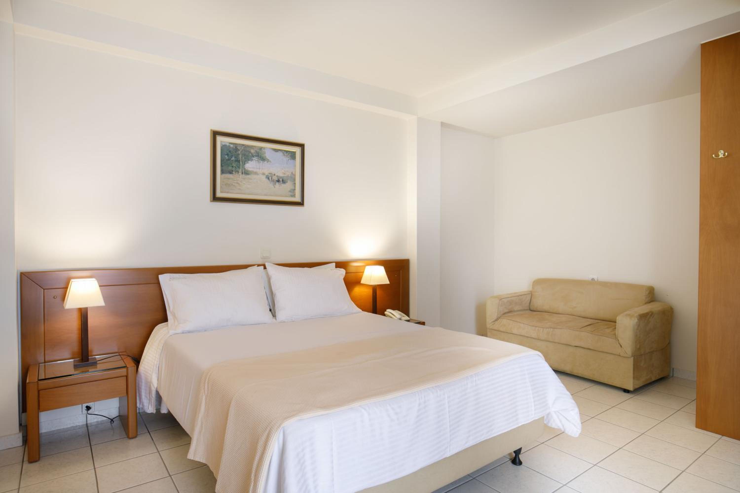 Double or Twin Room photo 2