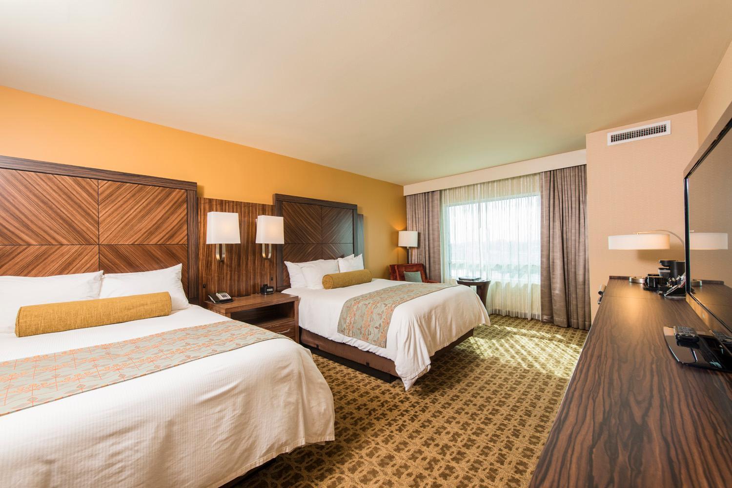 Queen Room with Two Queen Beds photo 1