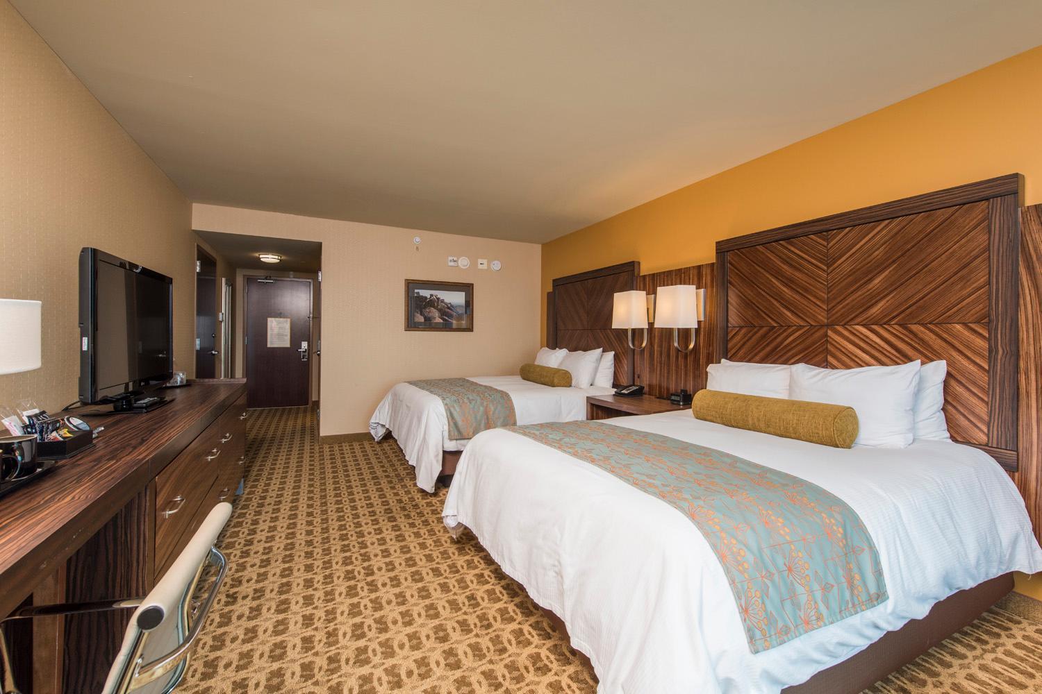 Queen Room with Two Queen Beds photo 2