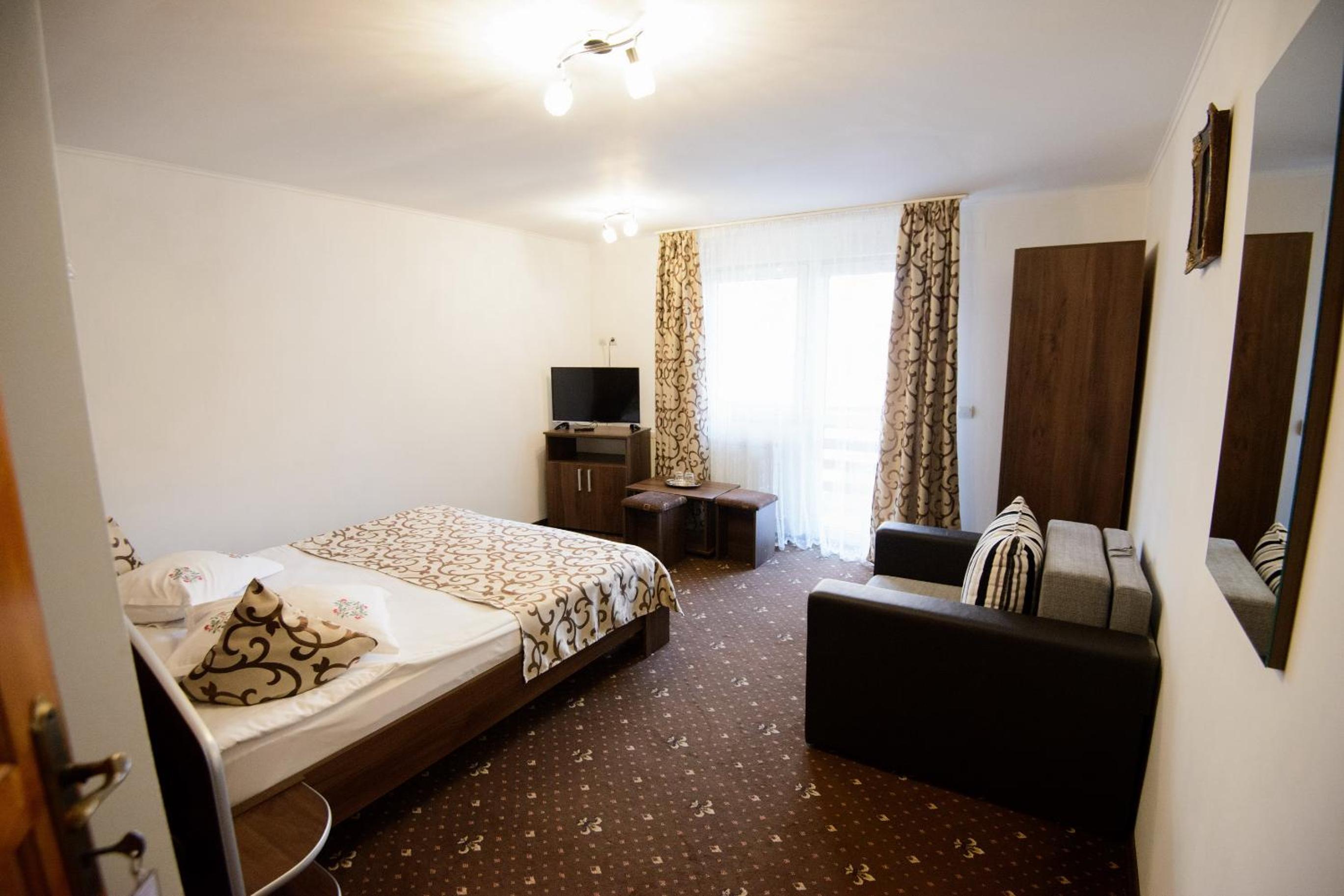 Double Room with Private Bathroom photo 2