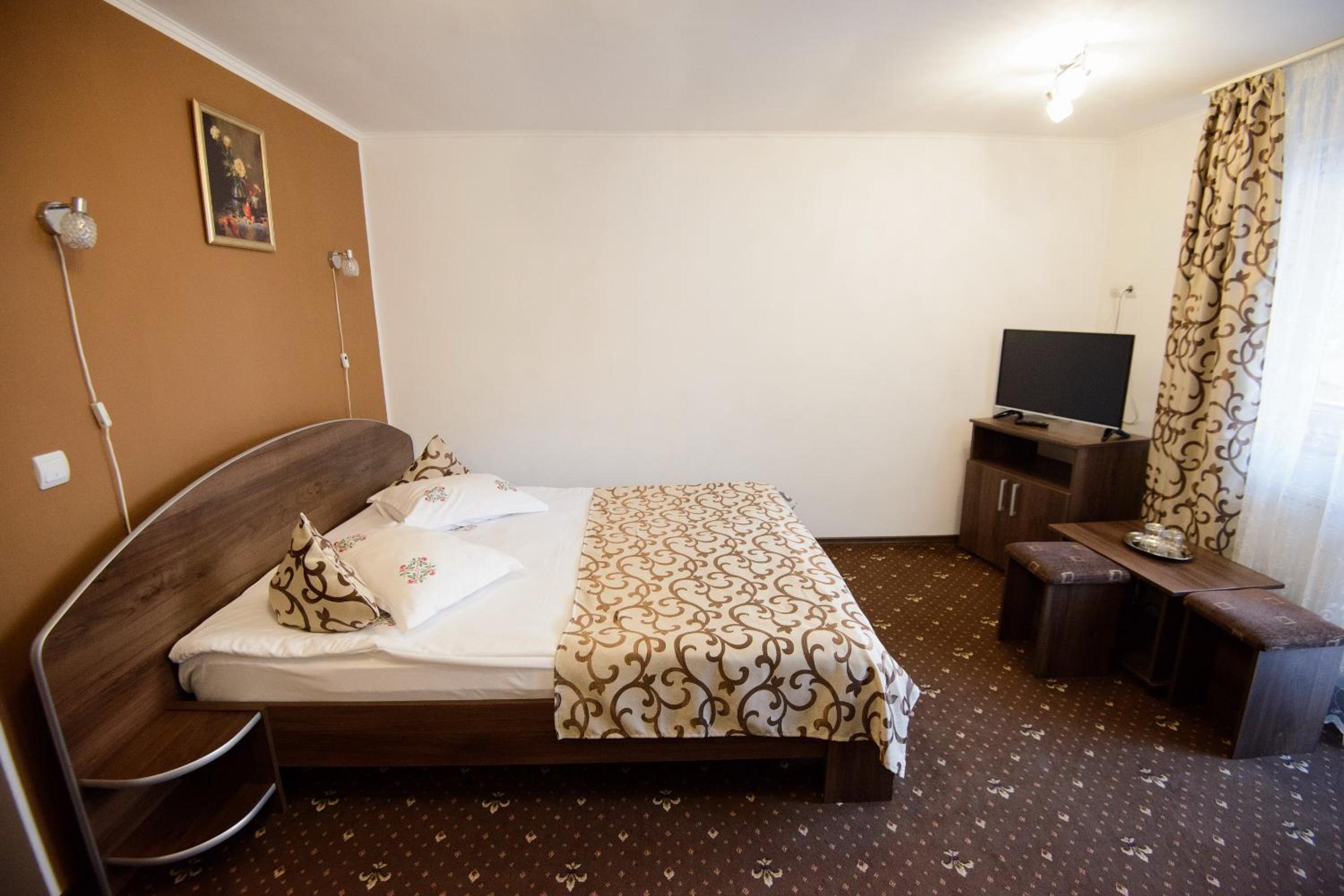 Double Room with Private Bathroom photo 3