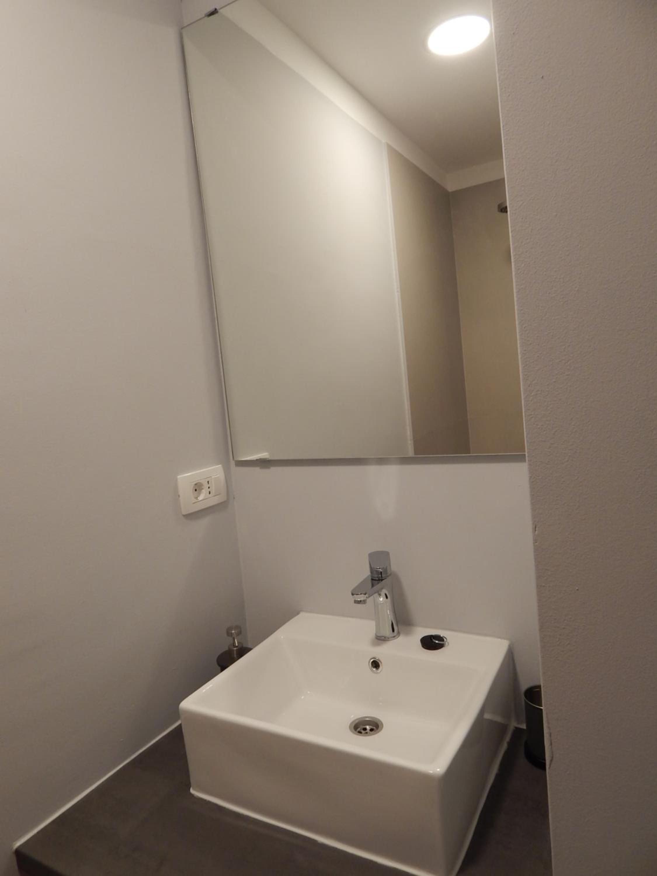 Deluxe Room with Queen Size Bed - Photo 17