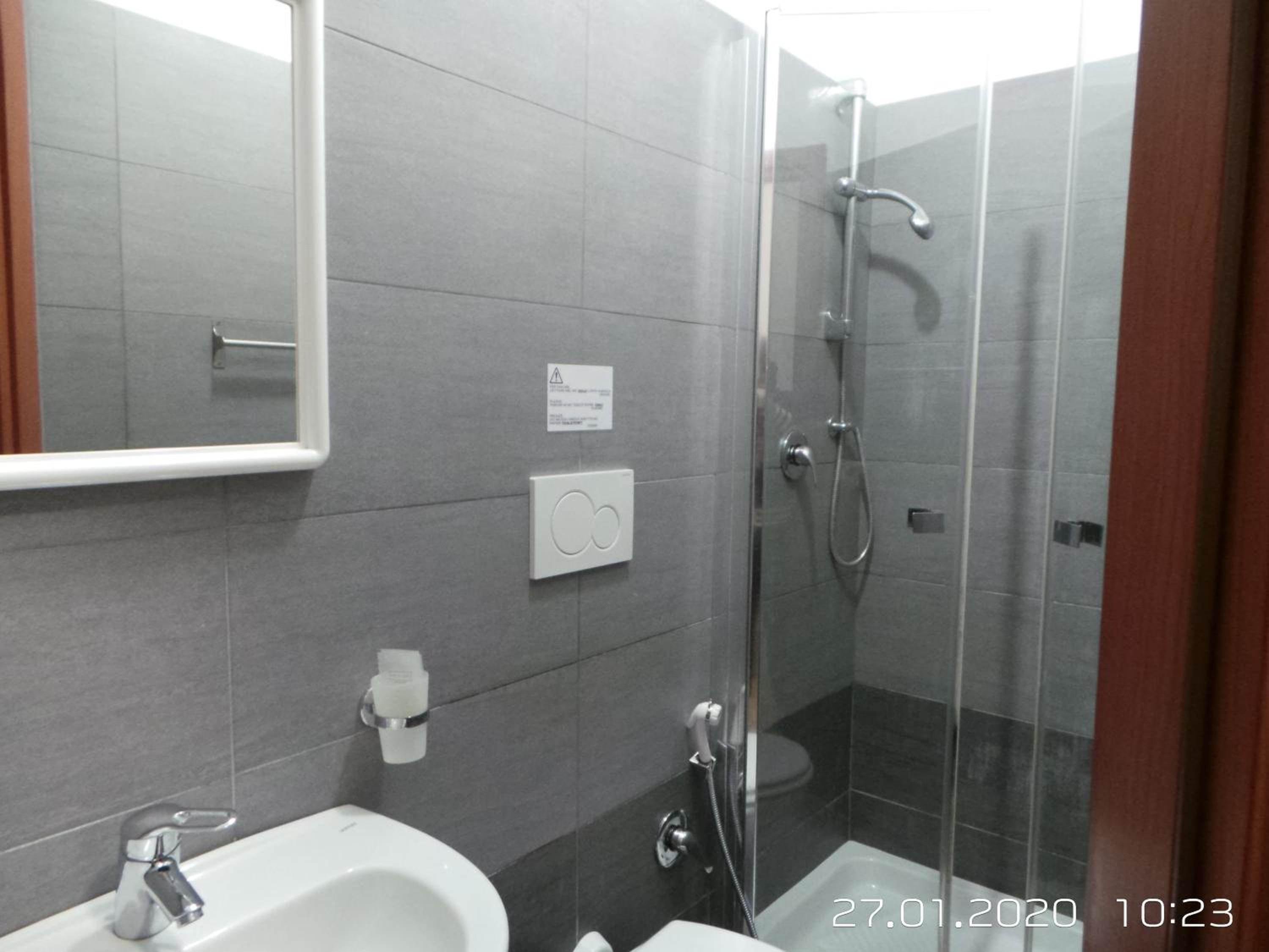 Double or Twin Room with Private Bathroom photo 2
