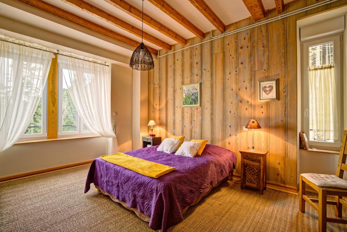 Suite with Mountain View - Photo 13