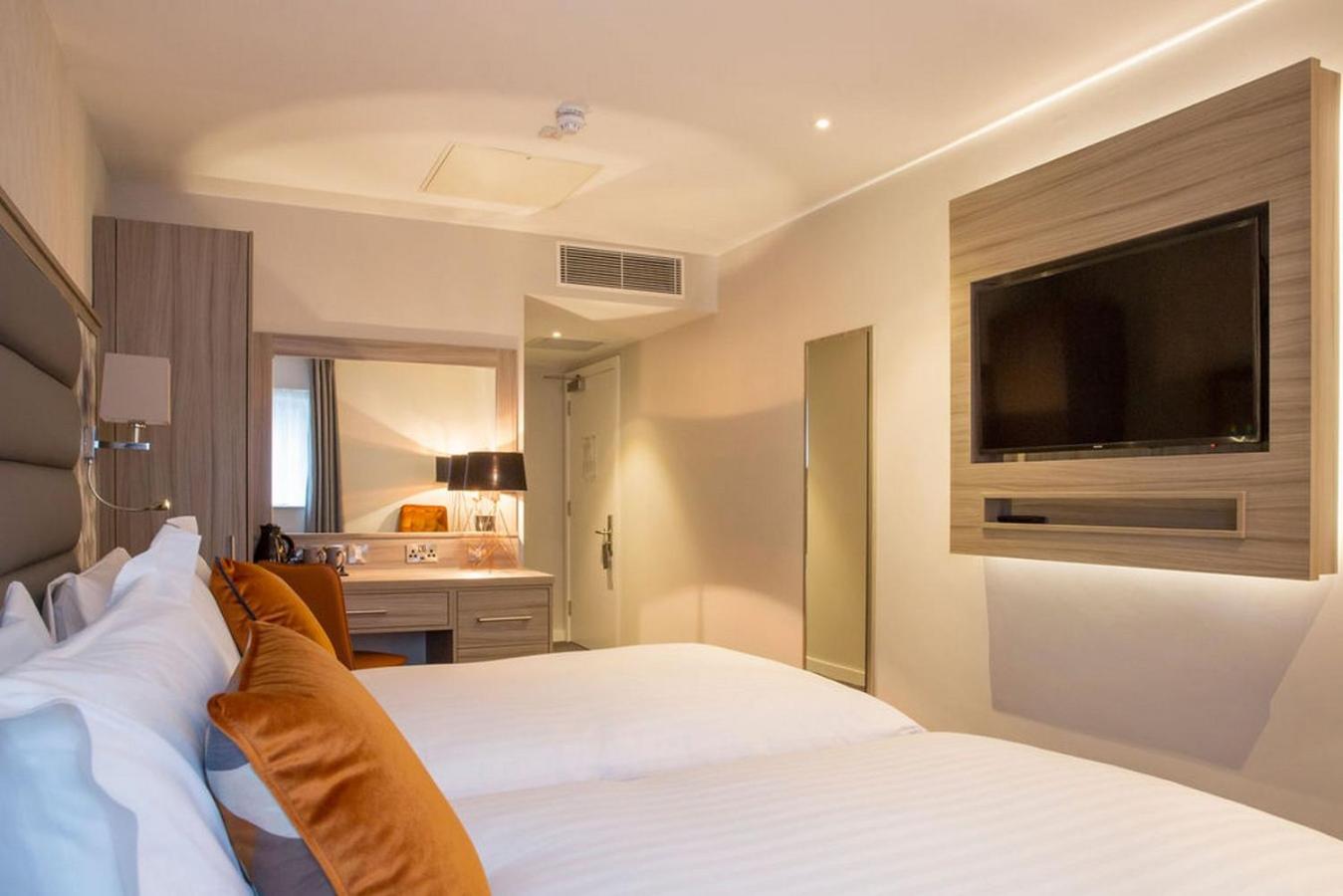 Twin Room - Photo 1