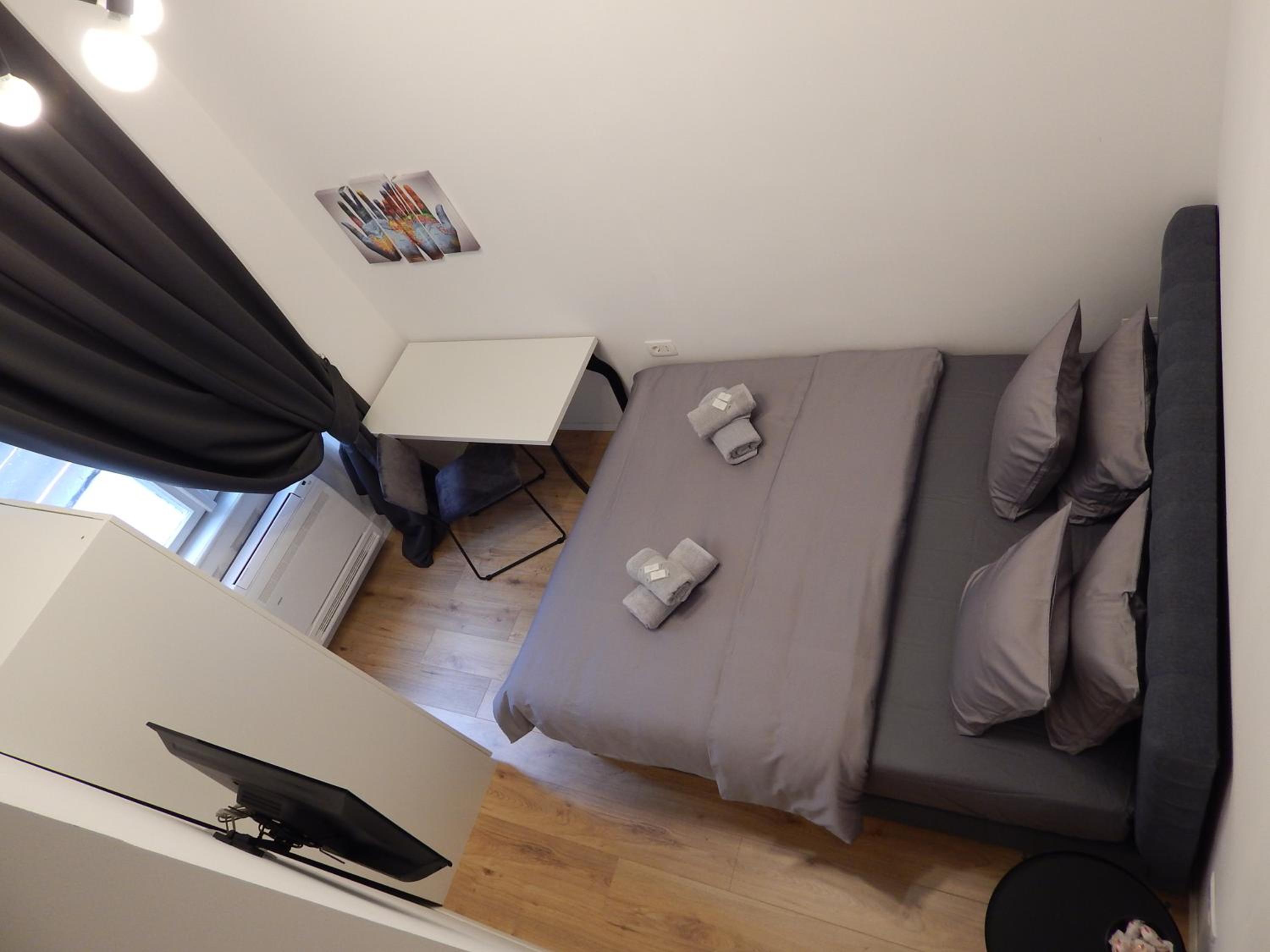 Deluxe Room 3 - Photo 19