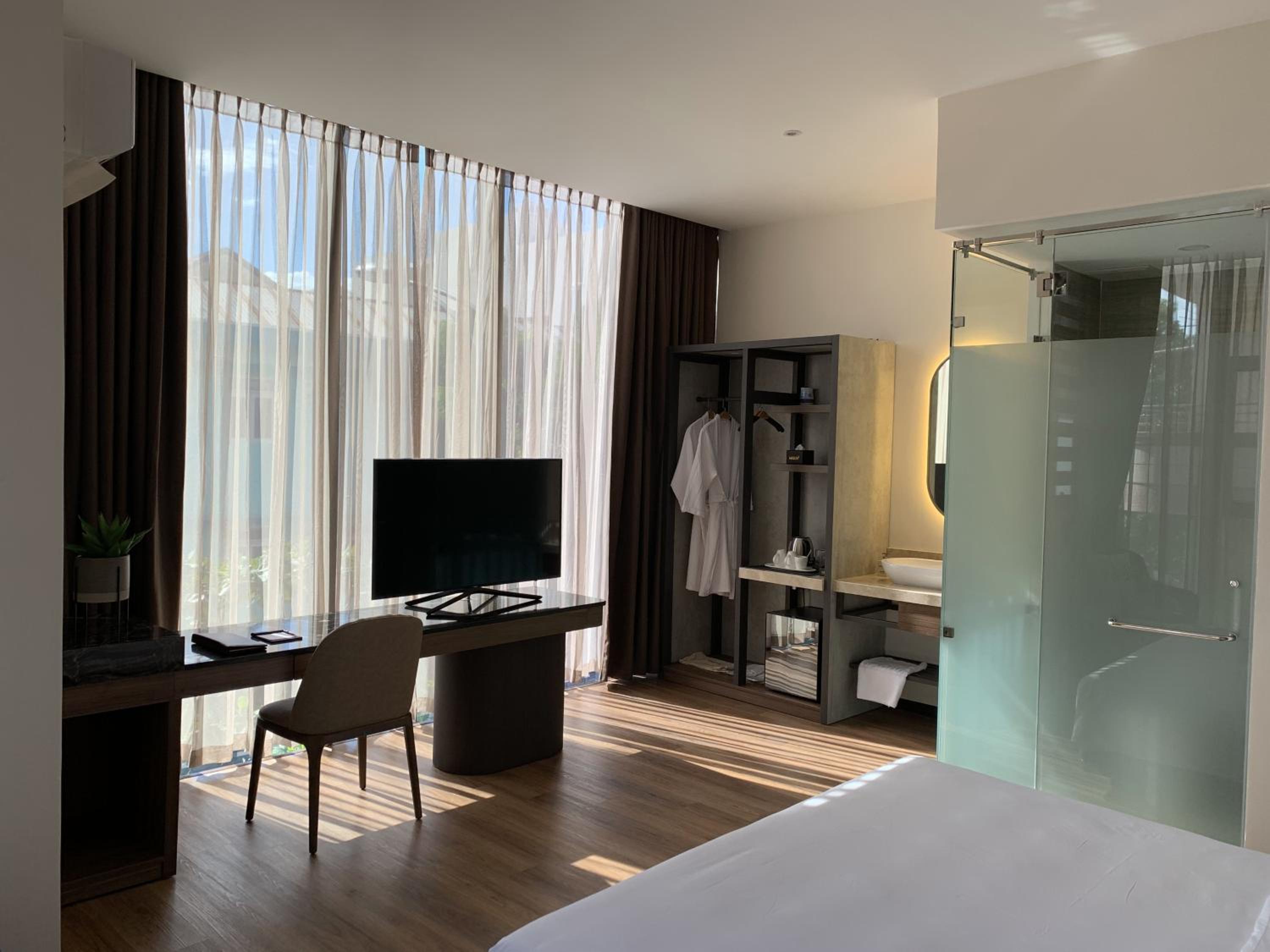 Deluxe Double Room - Photo 9