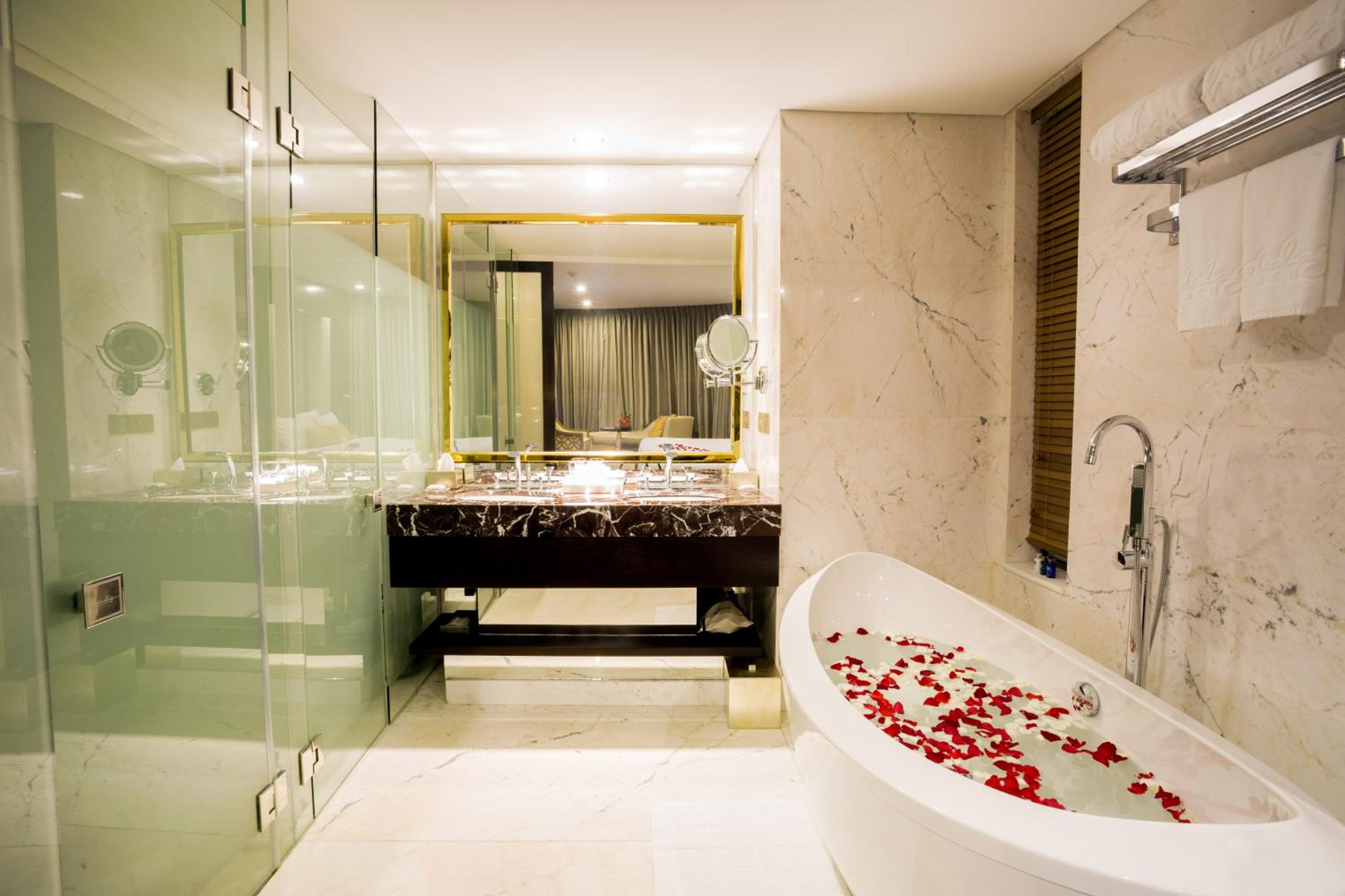 Premier Suite Beachfront - High Tea included photo 2