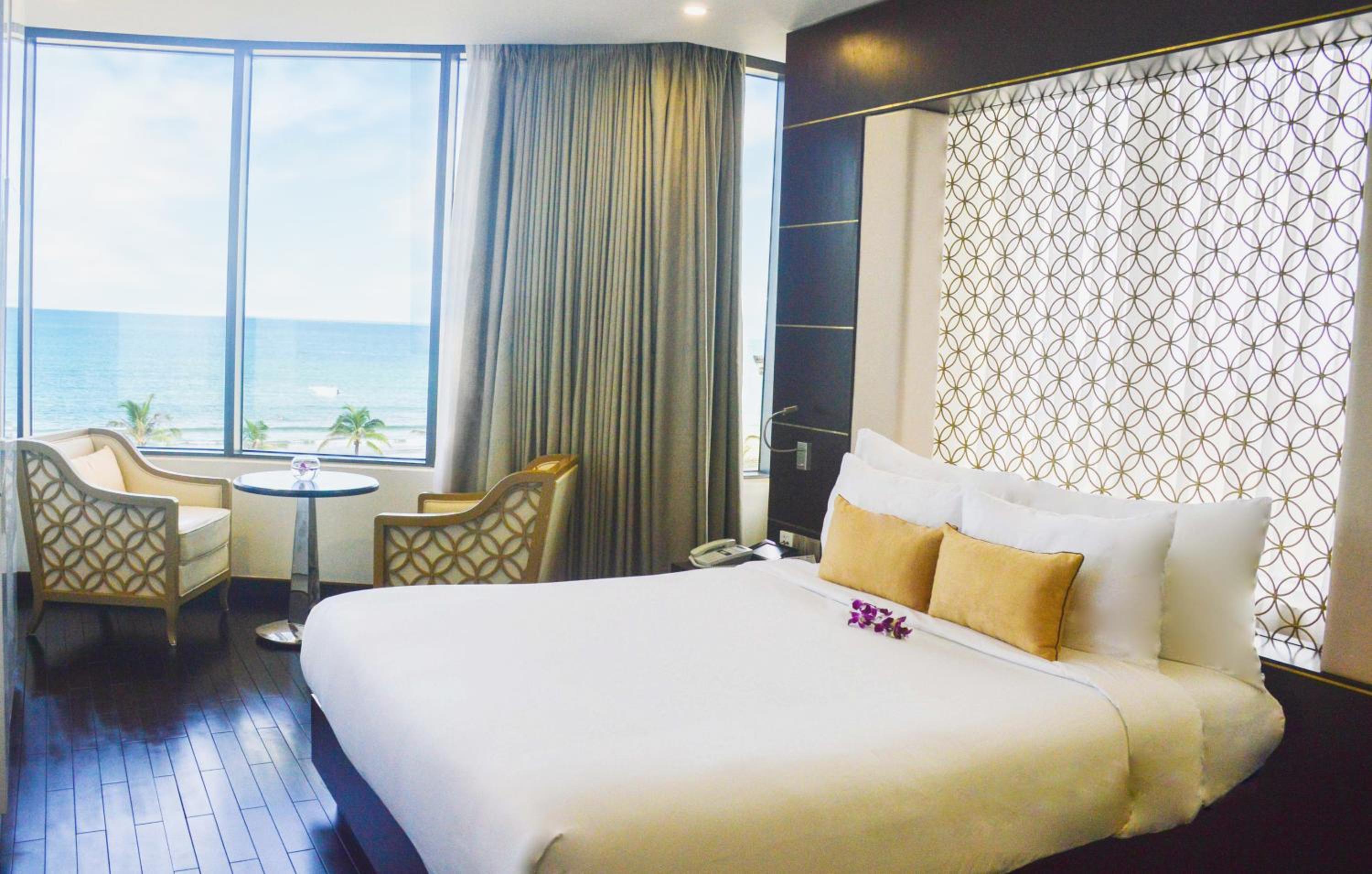 Junior Suite Beachfront - High Tea included photo 3