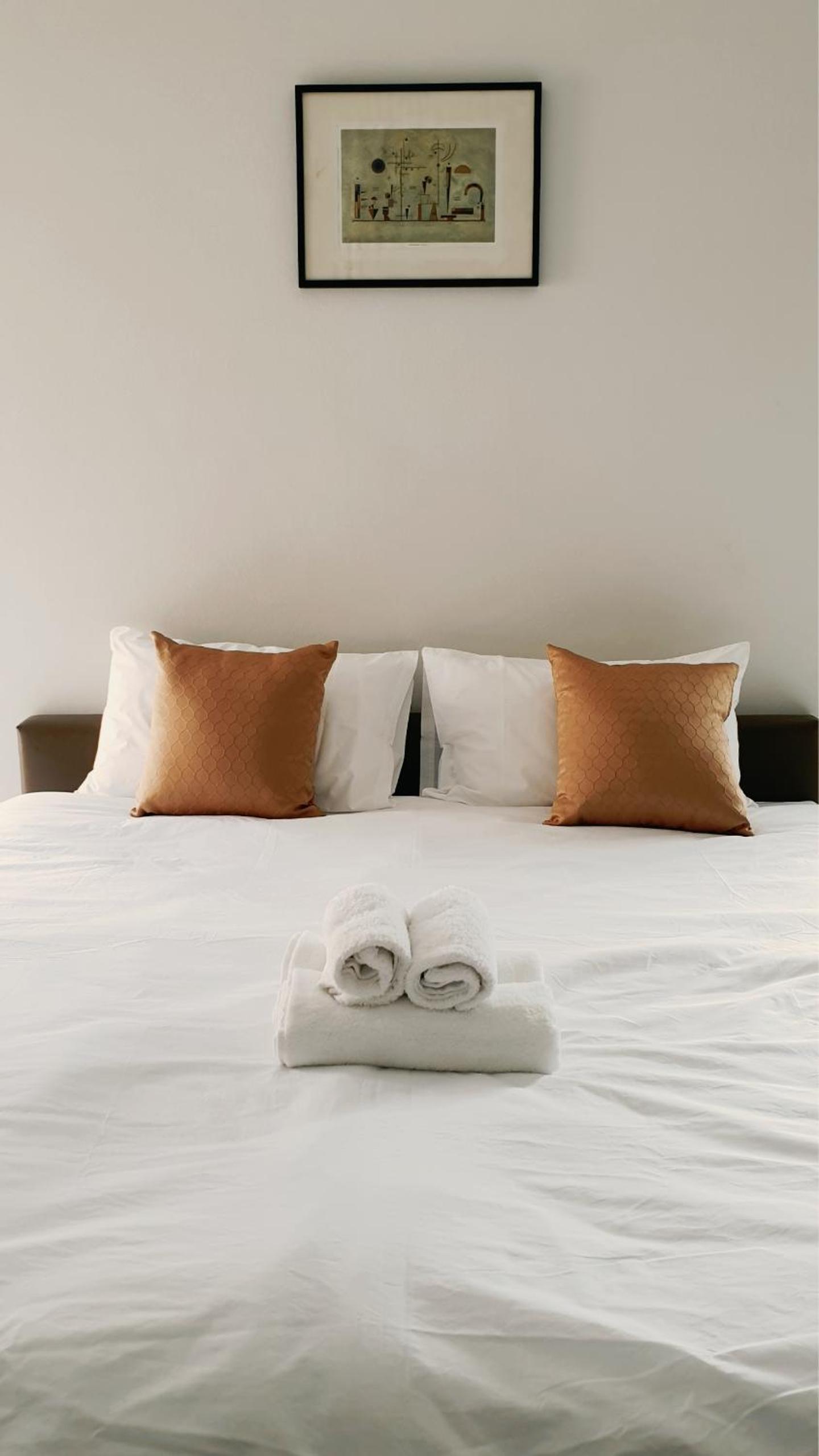 Studio Apartment - Photo 14