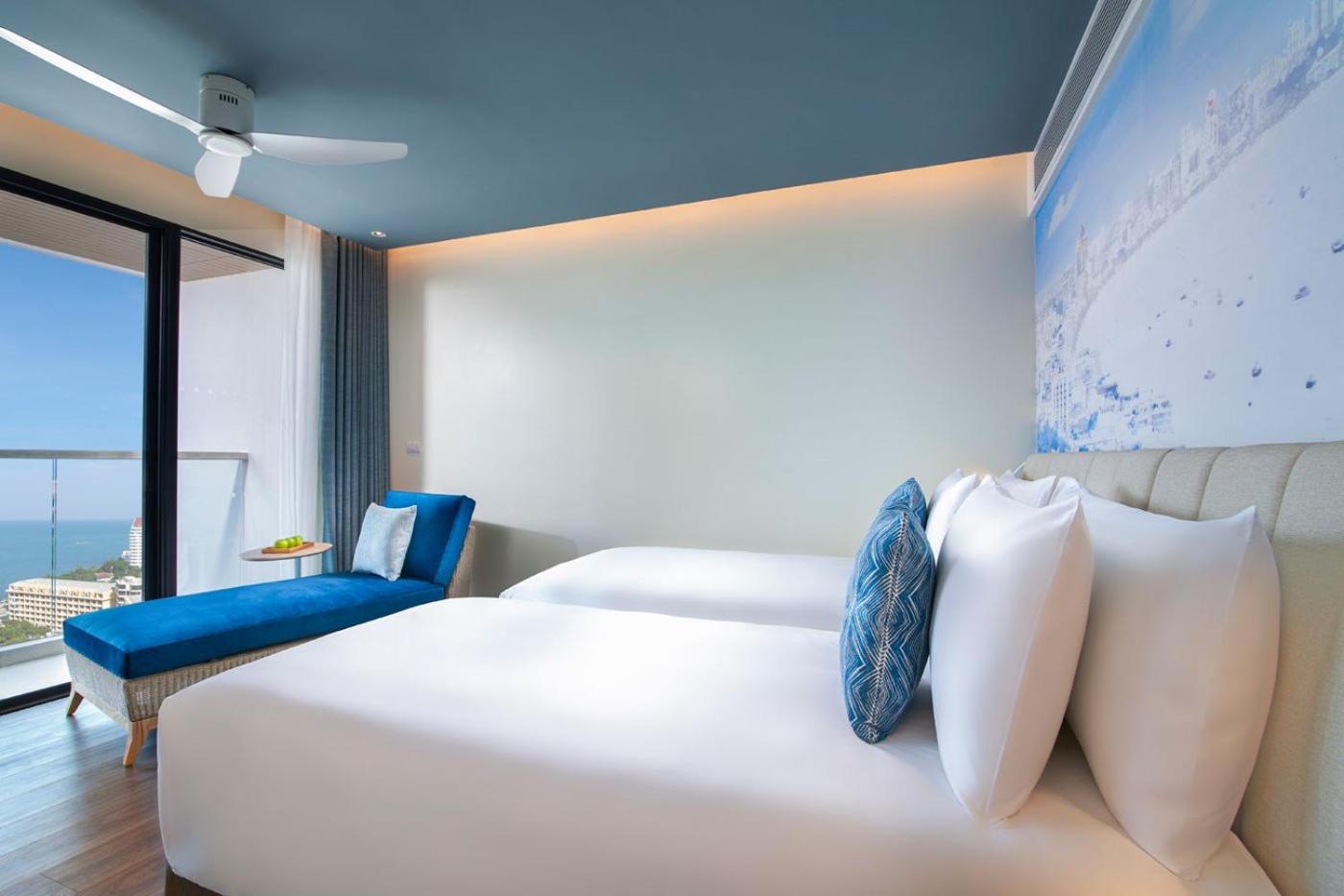 Deluxe Twin Room with Sea View - Photo 4