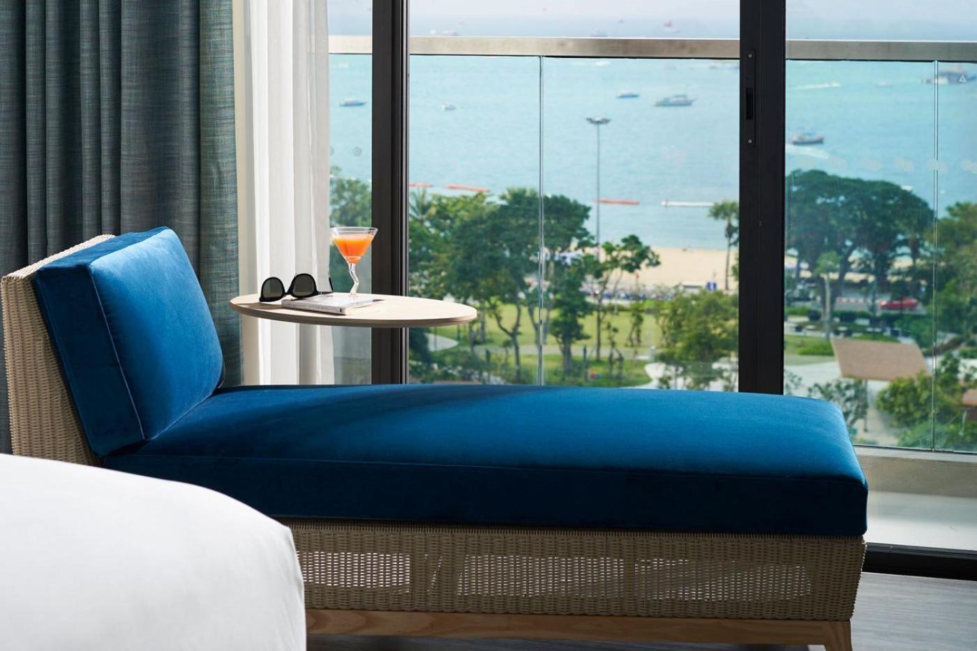 Deluxe Double Room with Sea View - Photo 7