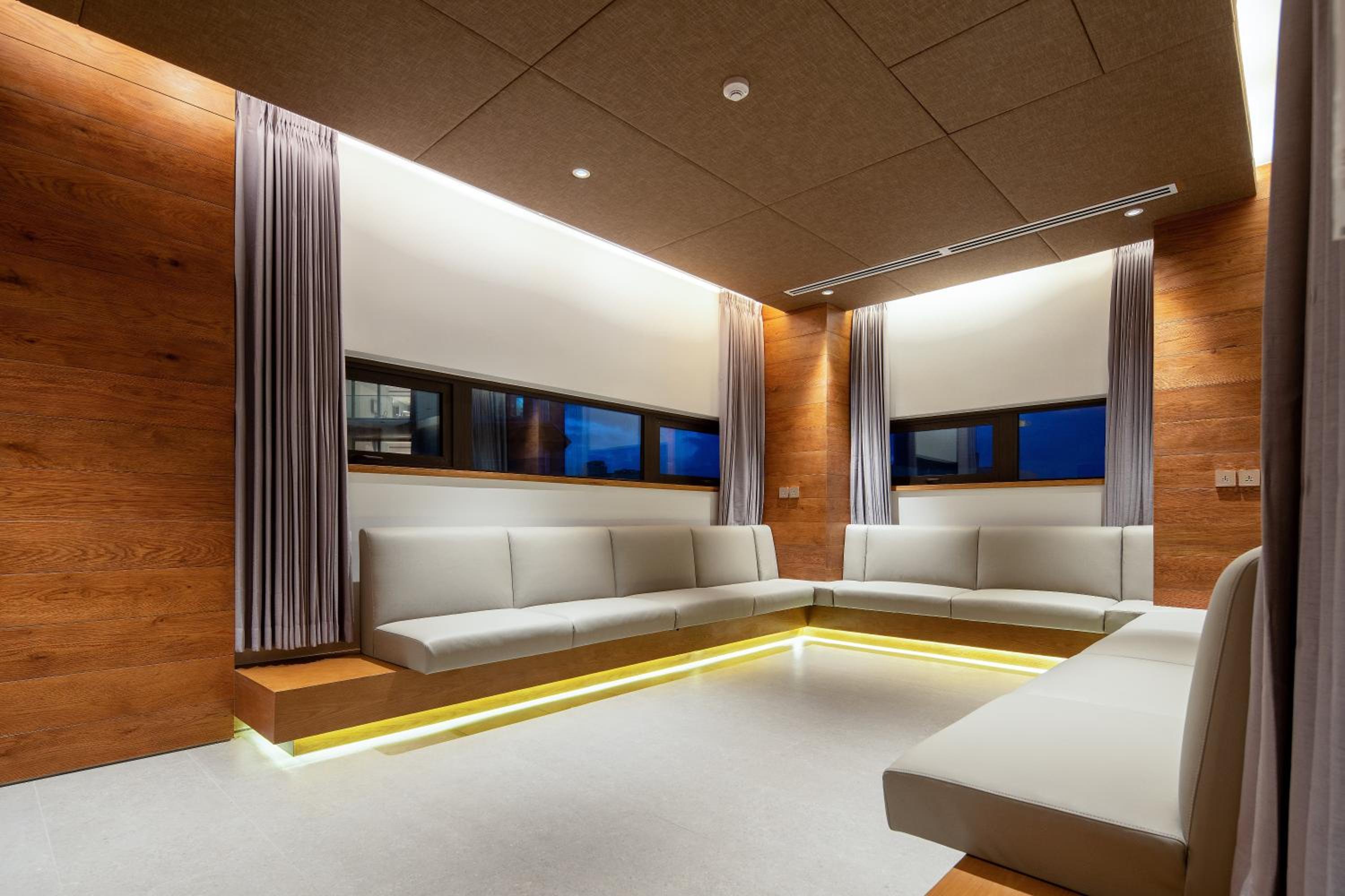 Five-Bedroom Villa with Private Pool - Photo 19