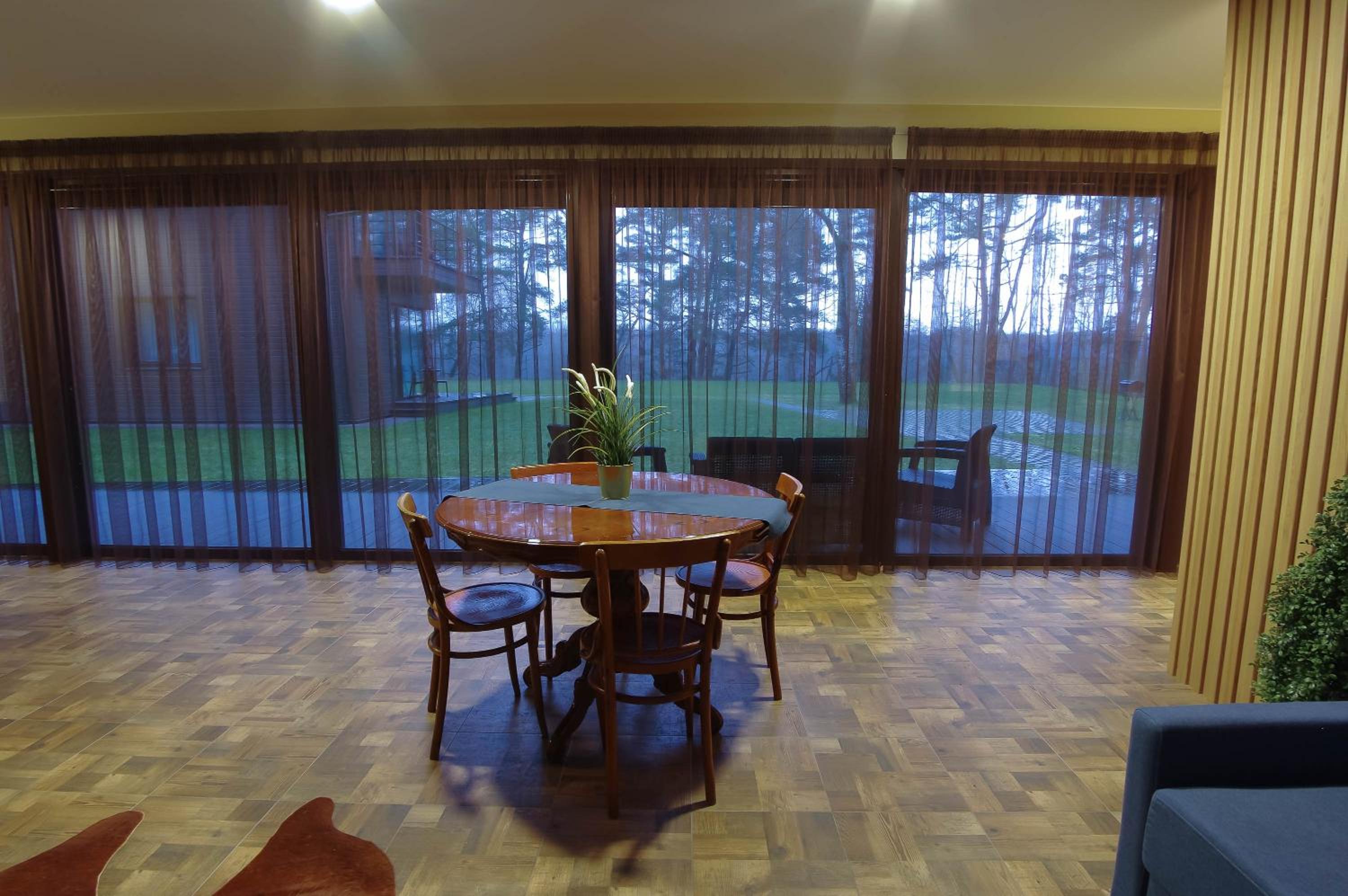 Apartment with Terrace - Photo 6