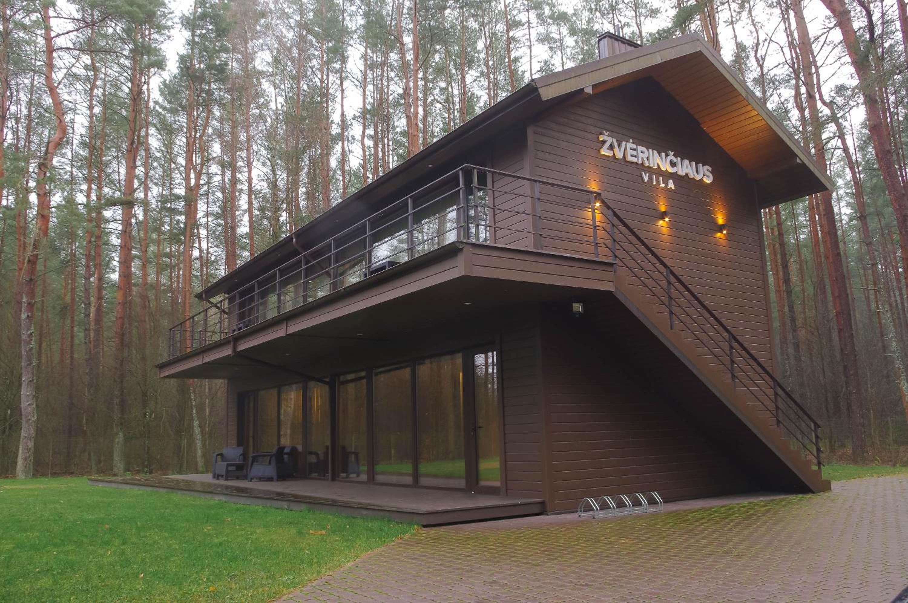 Apartment with Terrace - Photo 3