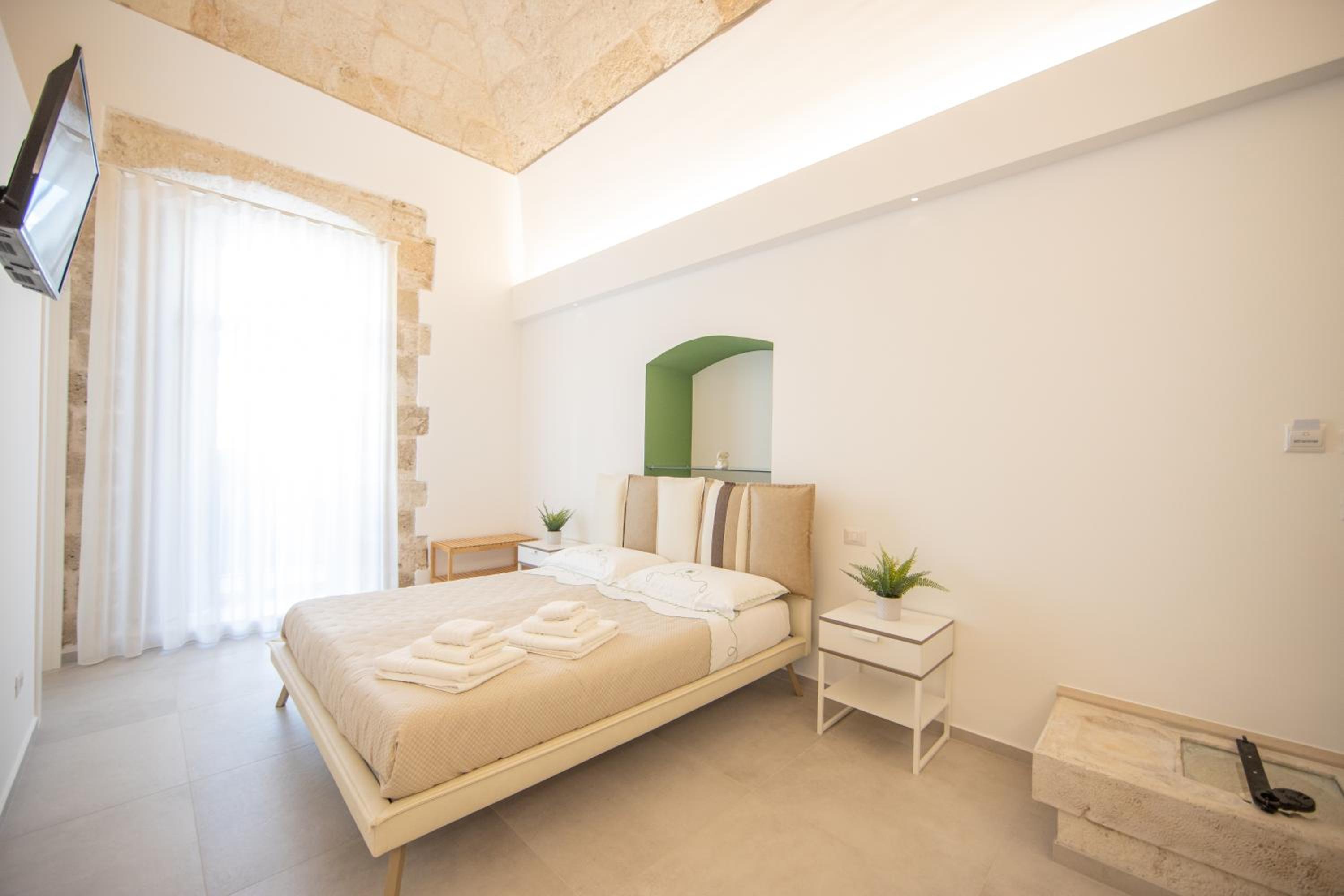 Deluxe Room - Photo 1