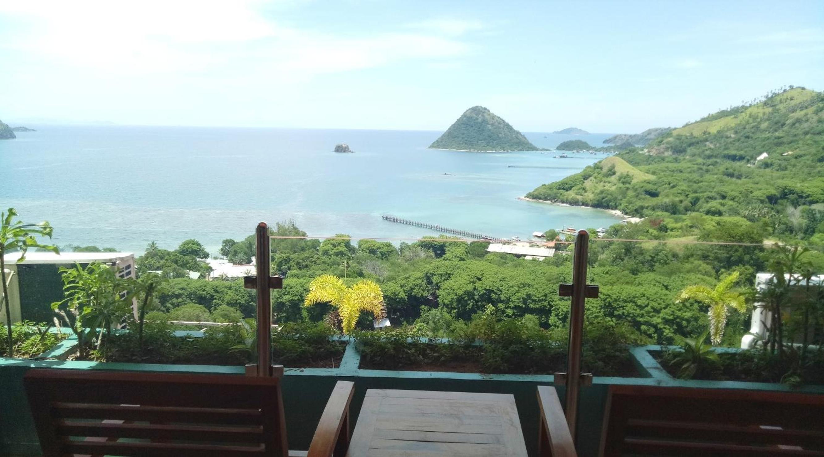 High Deluxe Double or Twin Room with Sea View