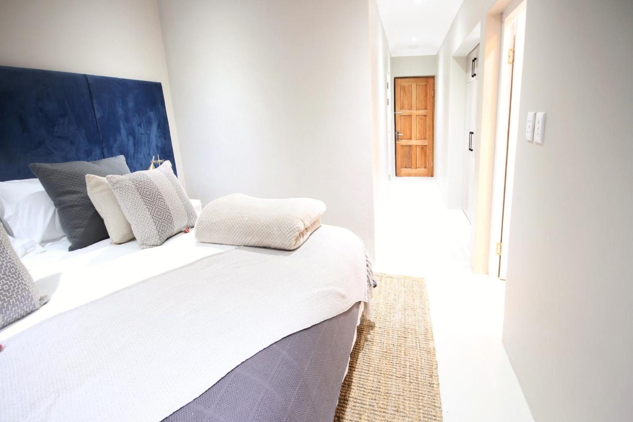 Queen Room with Garden View