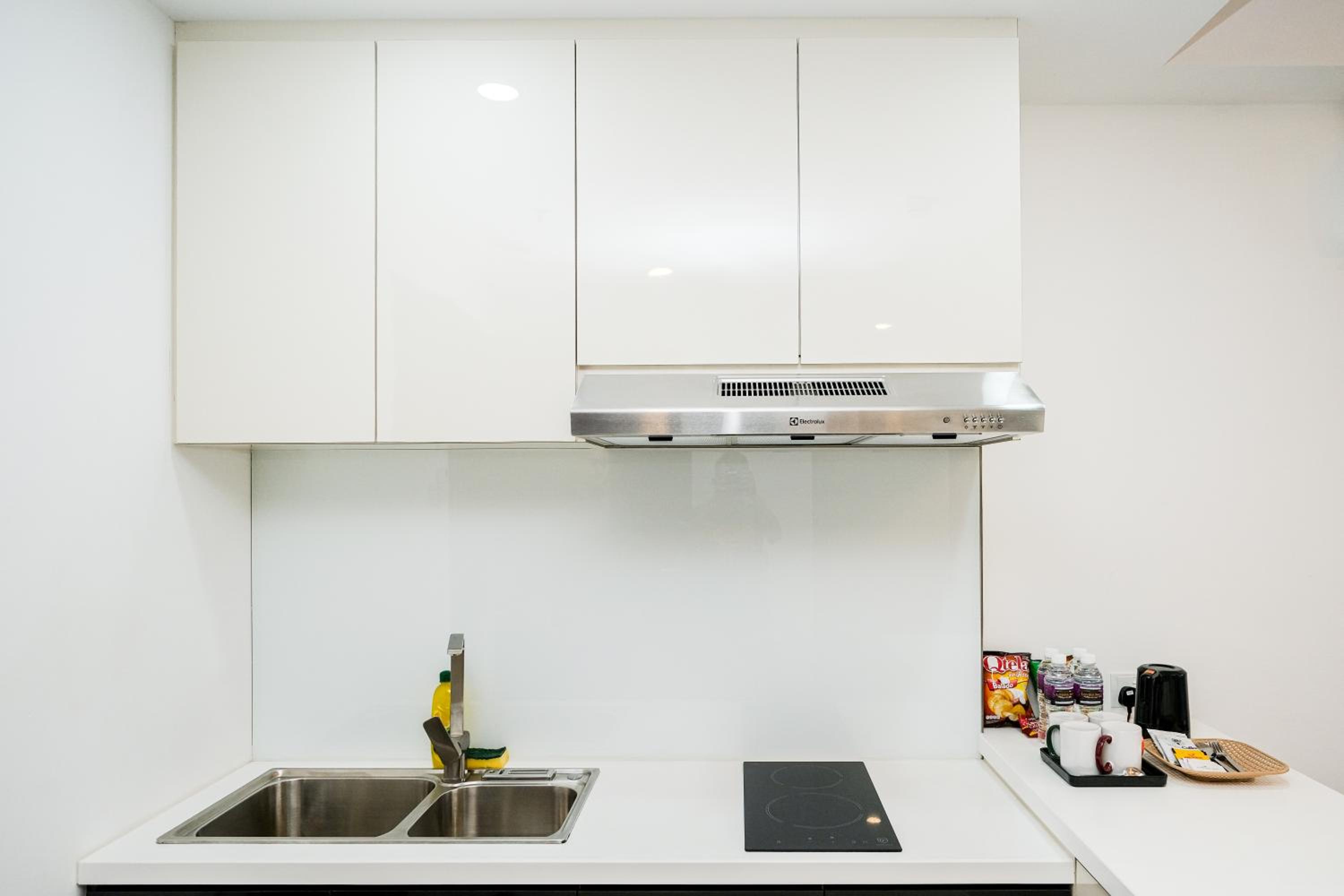 One-Bedroom Apartment photo 2