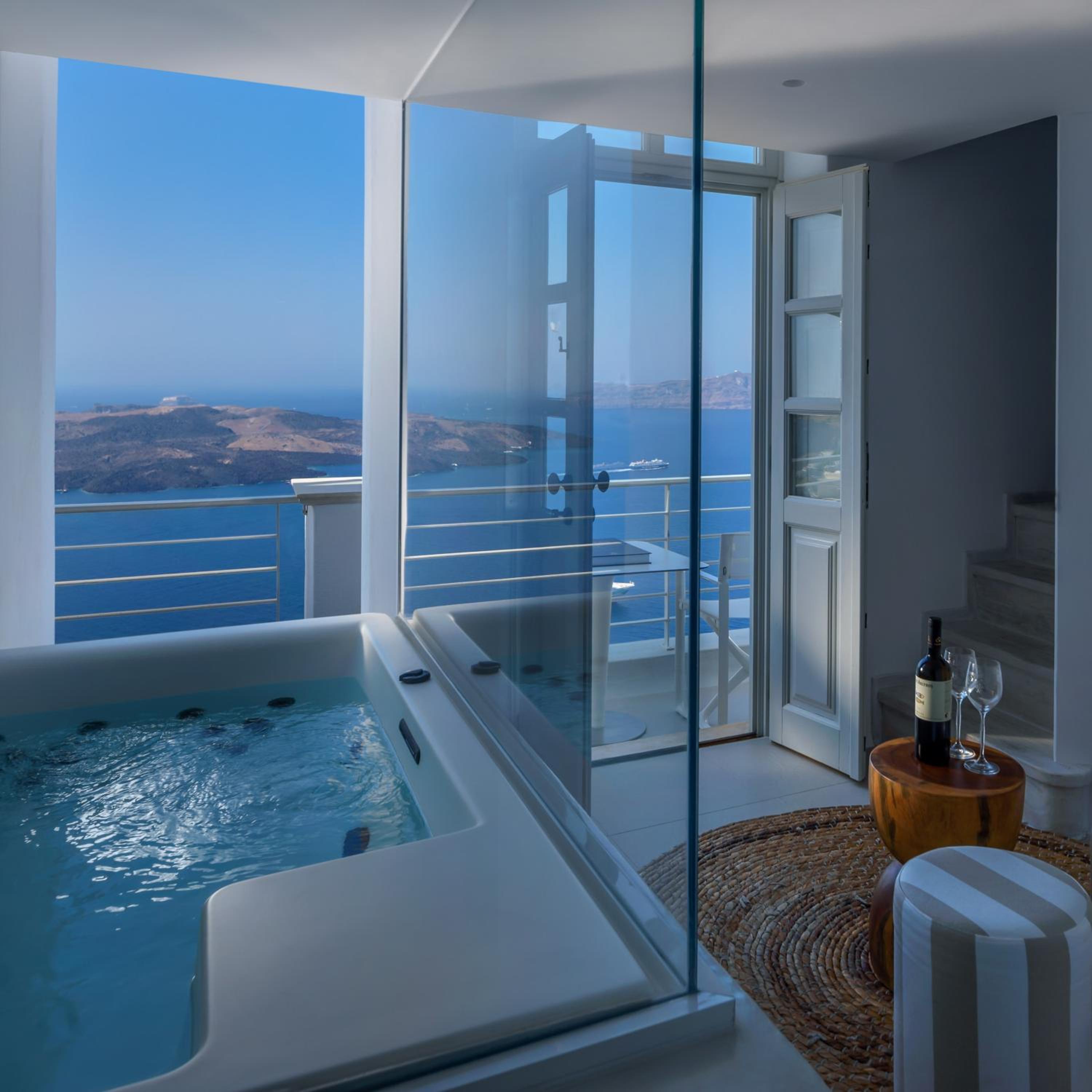 Junior Suite with Hot Tub and Caldera View - Photo 8