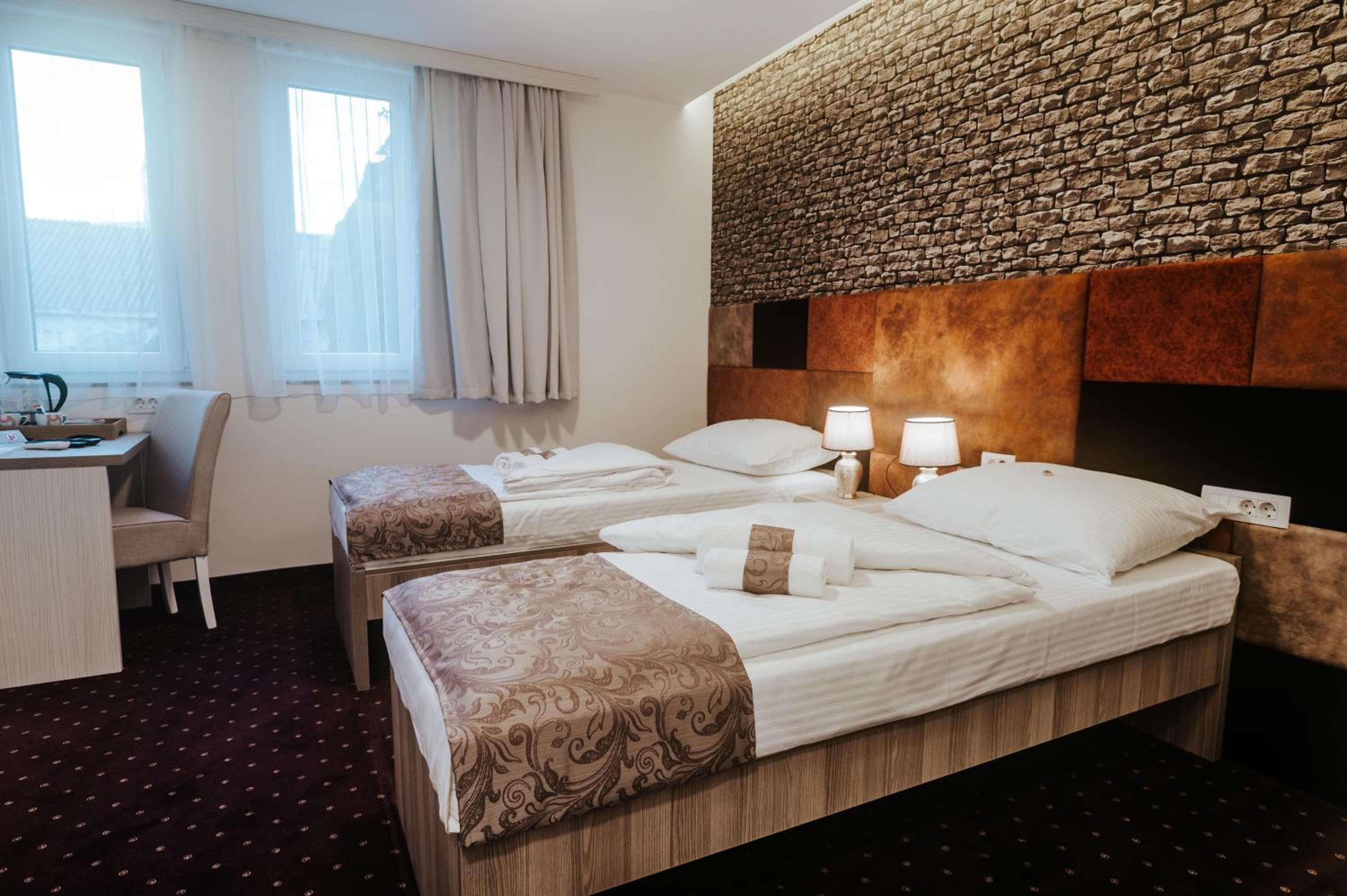 Double or Twin Room - Photo 27