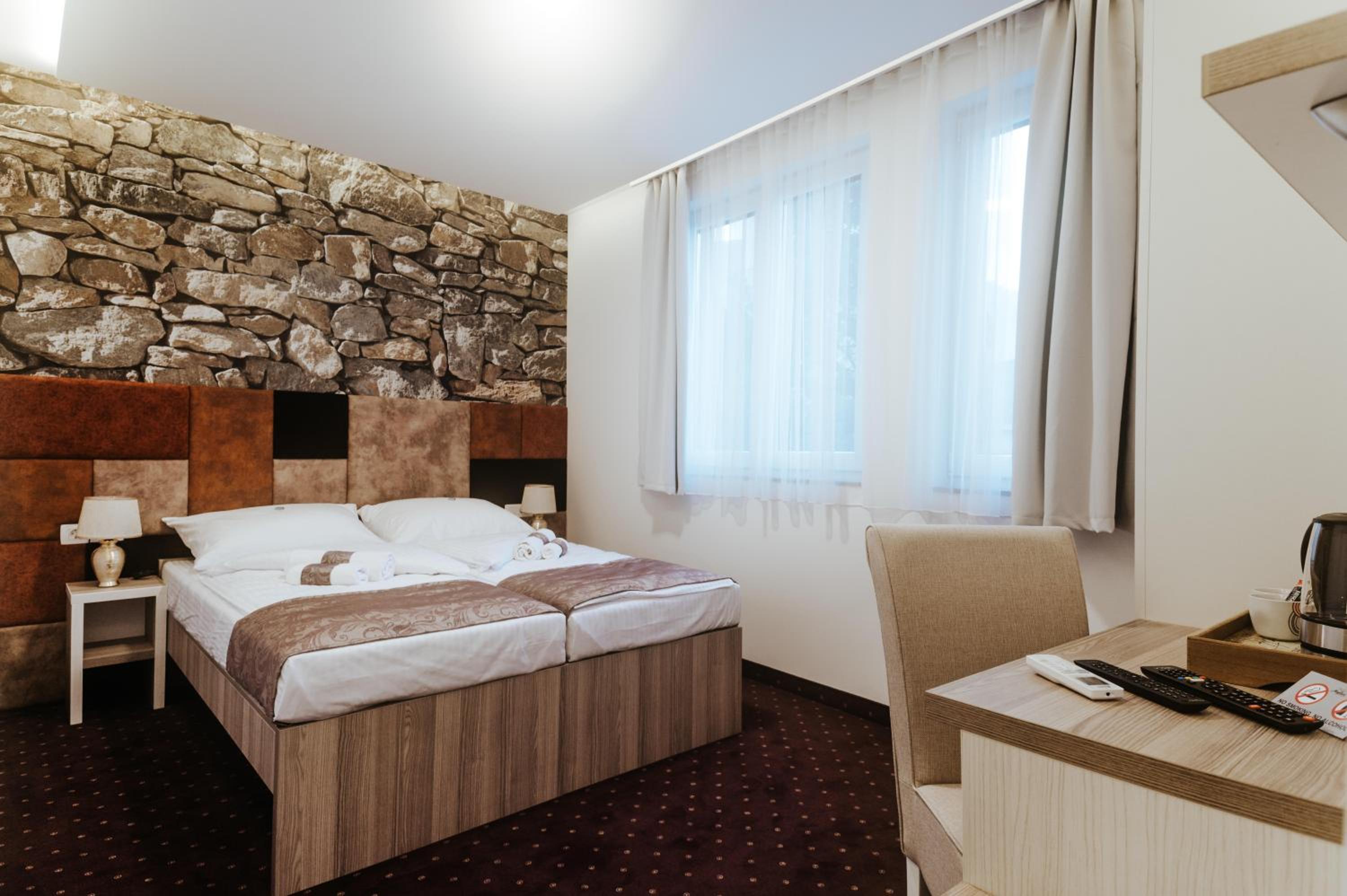 Double or Twin Room - Photo 24