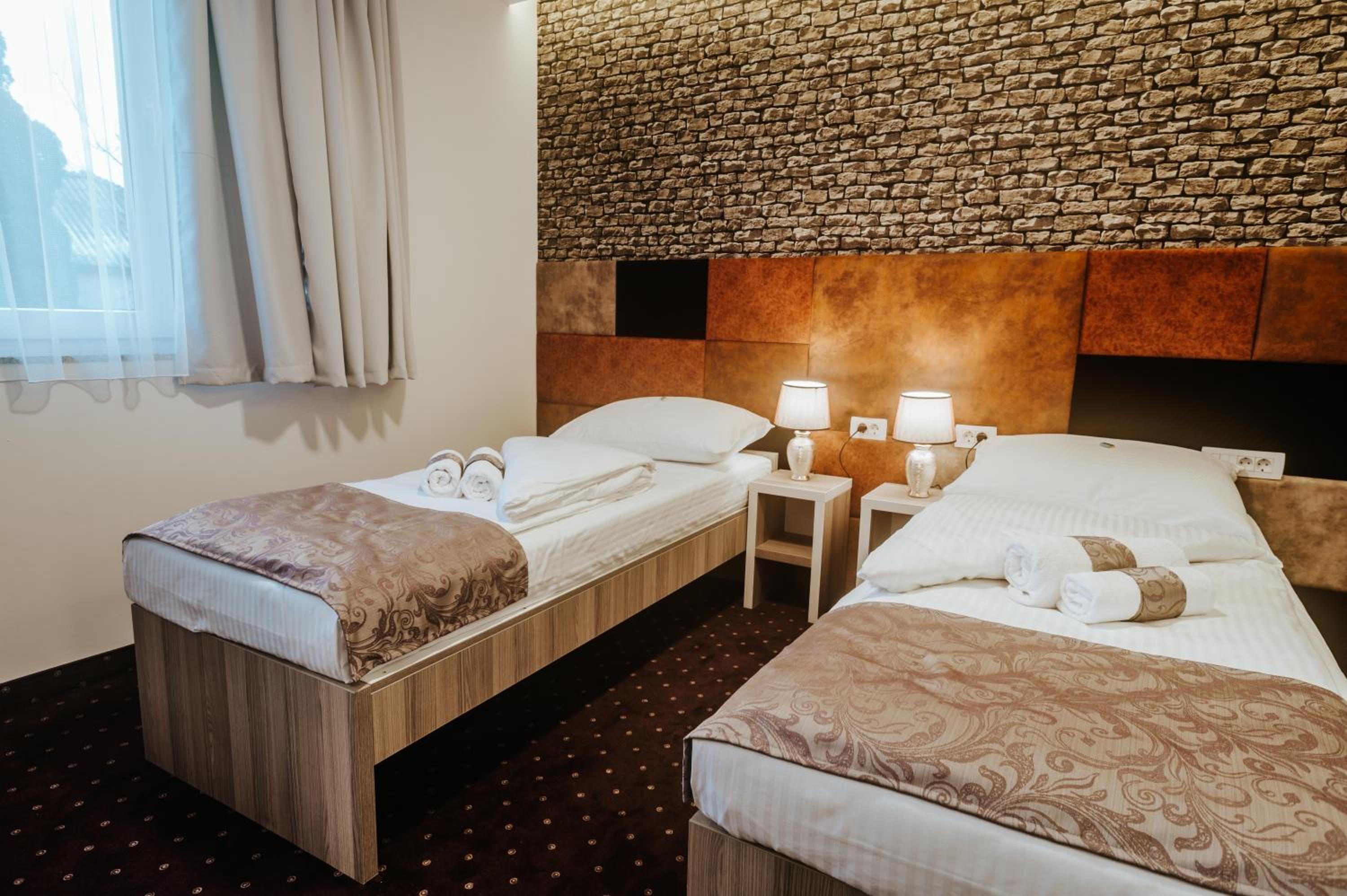Double or Twin Room - Photo 23