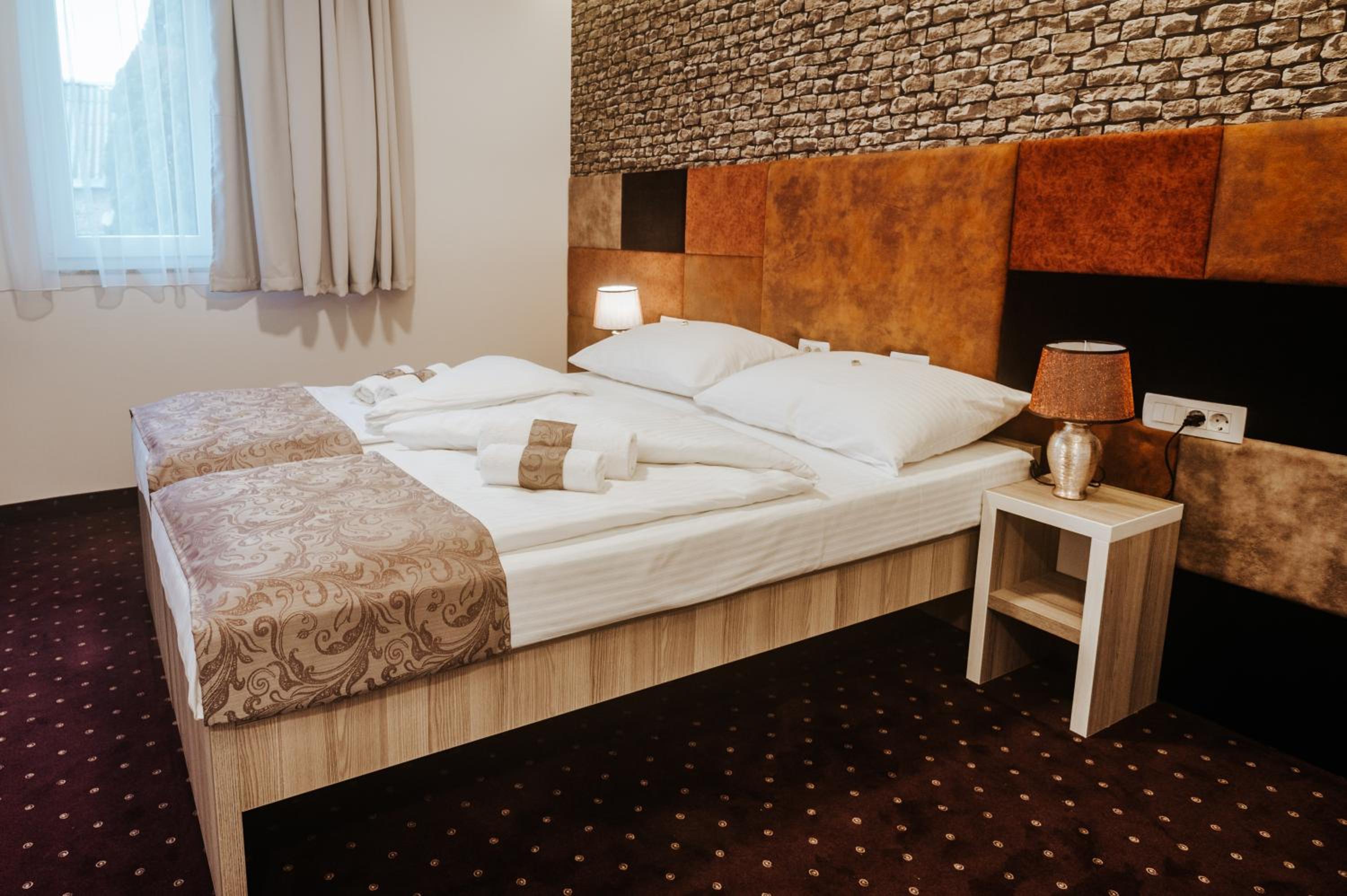 Double or Twin Room - Photo 20